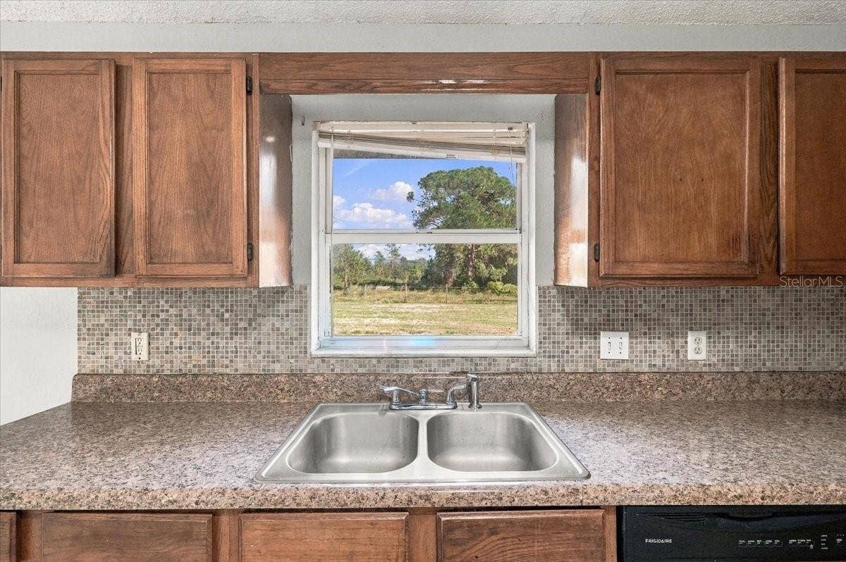 107 FLORIDA GRACKLE COURT, Frostproof, FL 33843 107 FLORIDA GRACKLE COURT, Frostproof, FL 33843