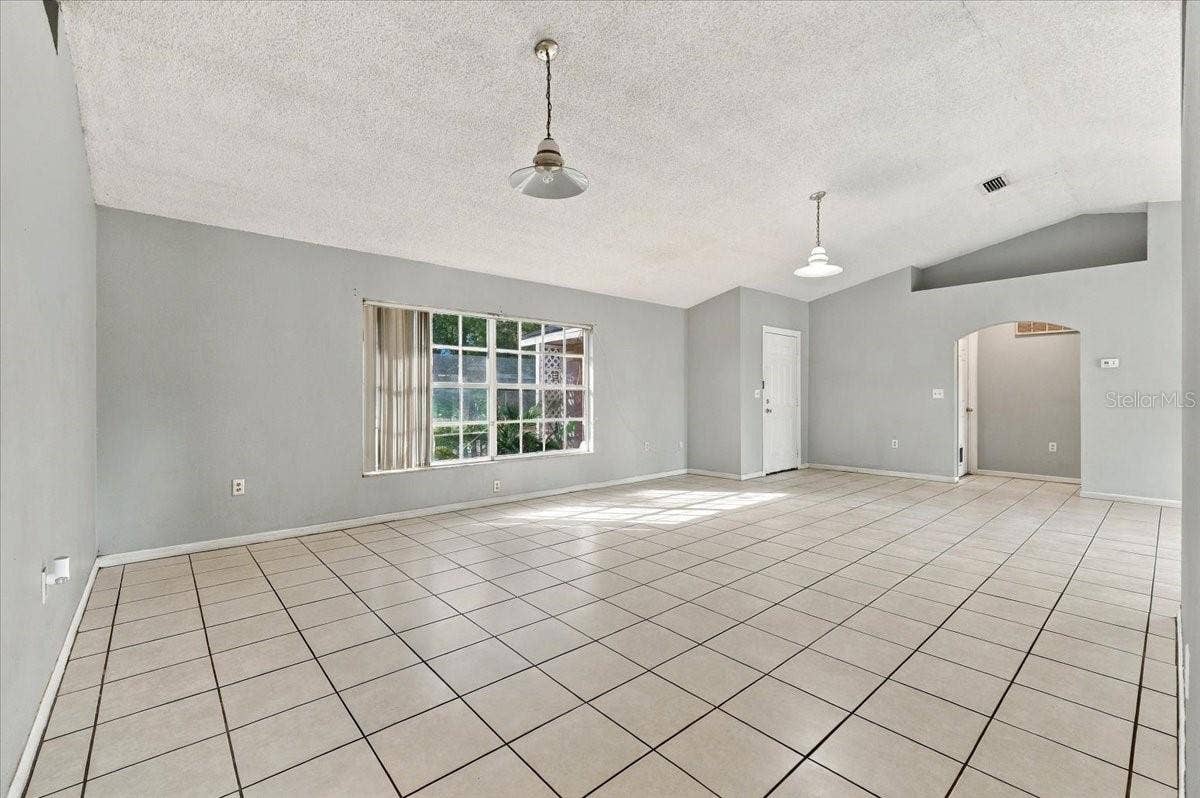 107 FLORIDA GRACKLE COURT, Frostproof, FL 33843 107 FLORIDA GRACKLE COURT, Frostproof, FL 33843