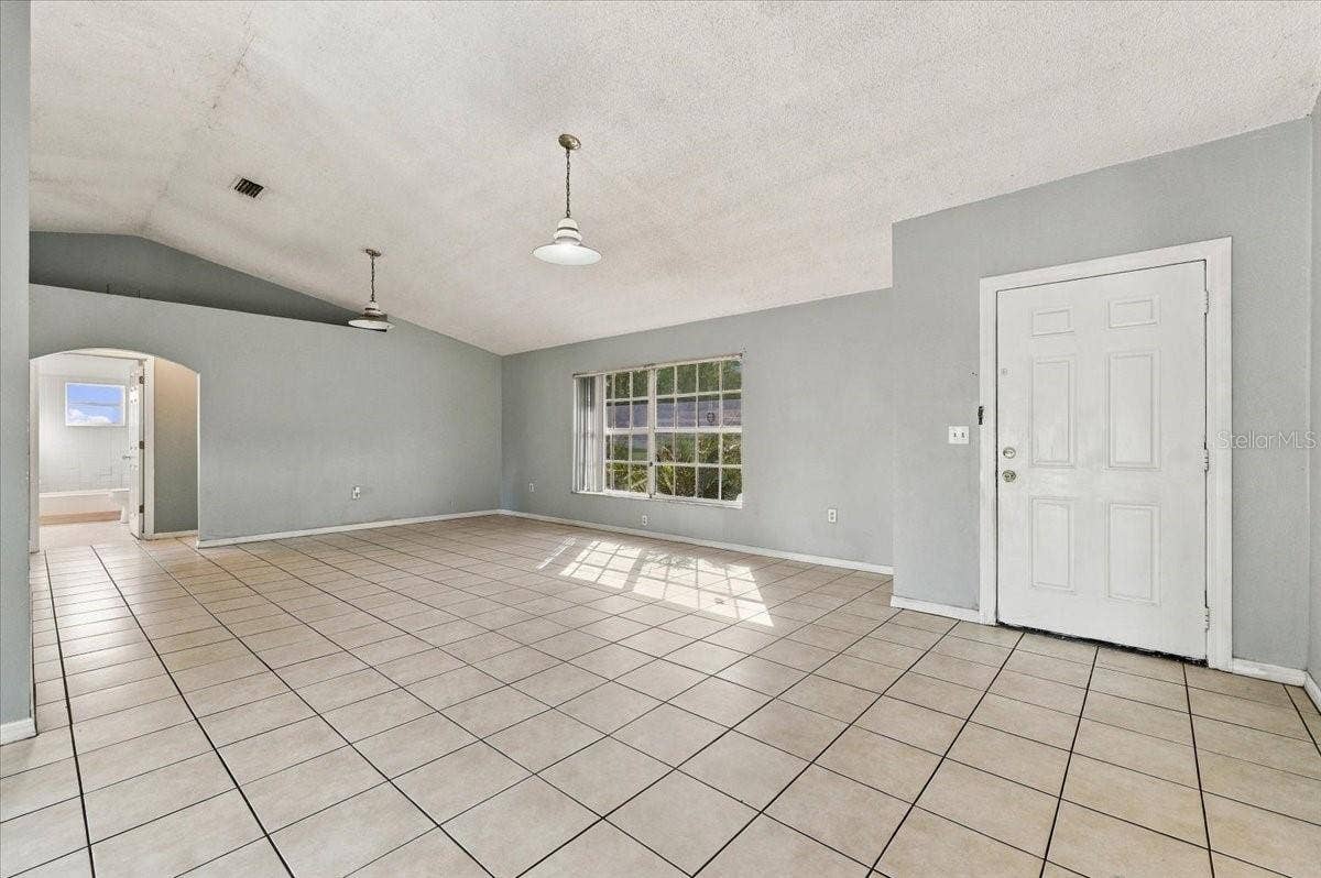 107 FLORIDA GRACKLE COURT, Frostproof, FL 33843 107 FLORIDA GRACKLE COURT, Frostproof, FL 33843