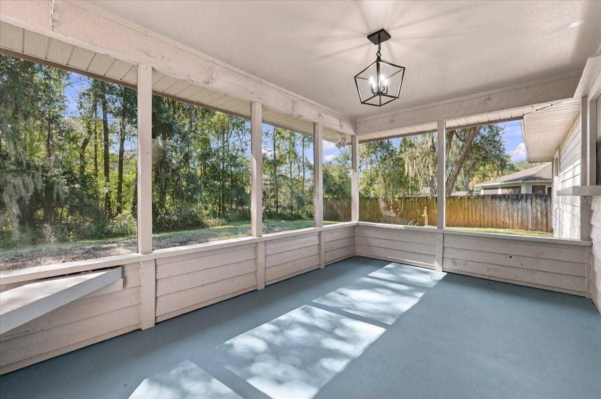 5244 QUIET CREEK LANE, Lakeland, FL 33811 Great place to relax and read a book.