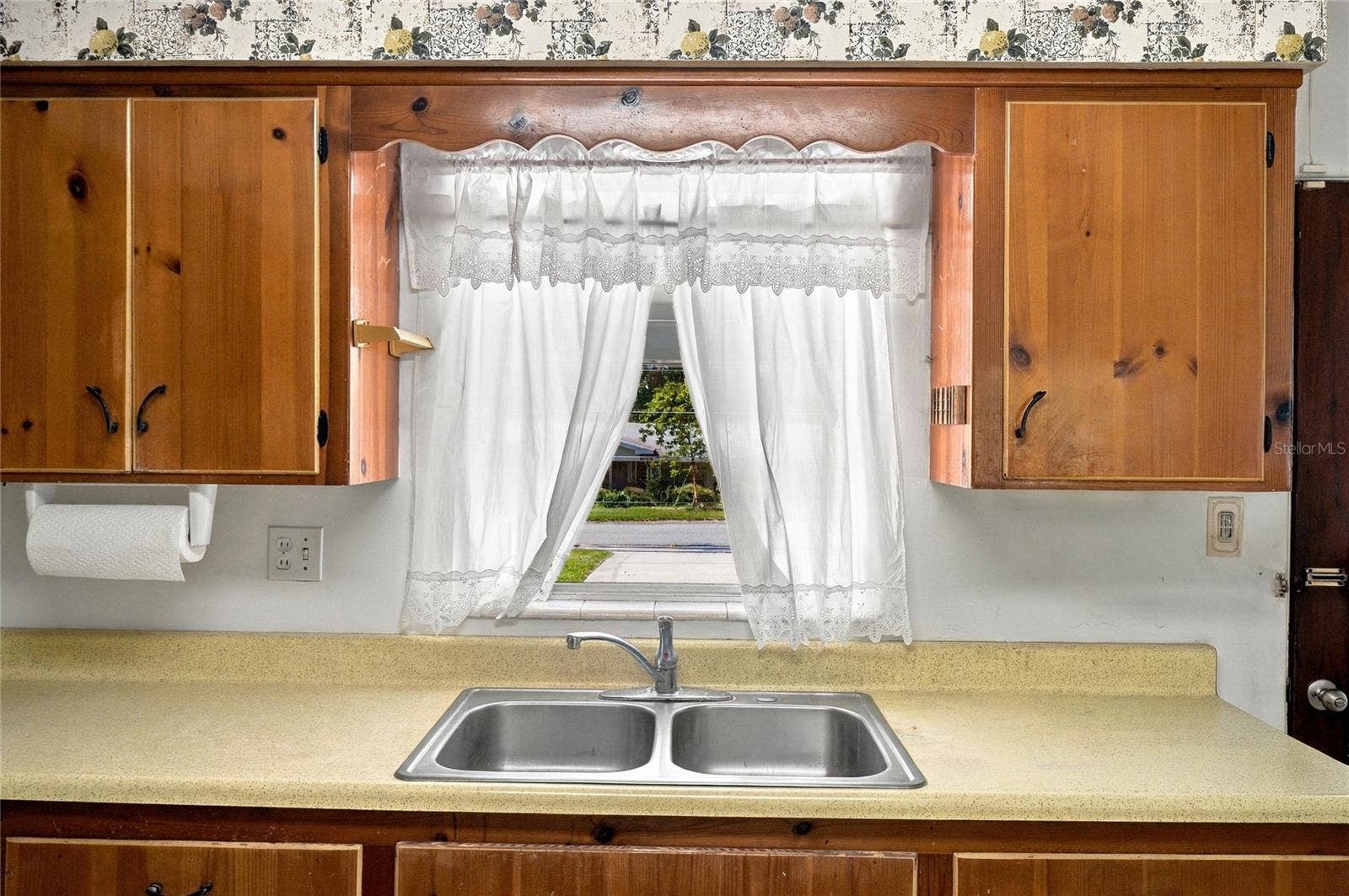 1810 4TH COURT SE, Winter Haven, FL 33880 1810 4TH COURT SE, Winter Haven, FL 33880