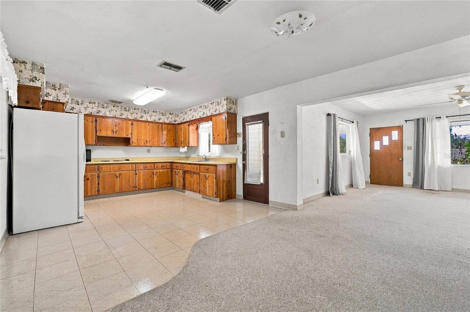 1810 4TH COURT SE, Winter Haven, FL 33880 1810 4TH COURT SE, Winter Haven, FL 33880