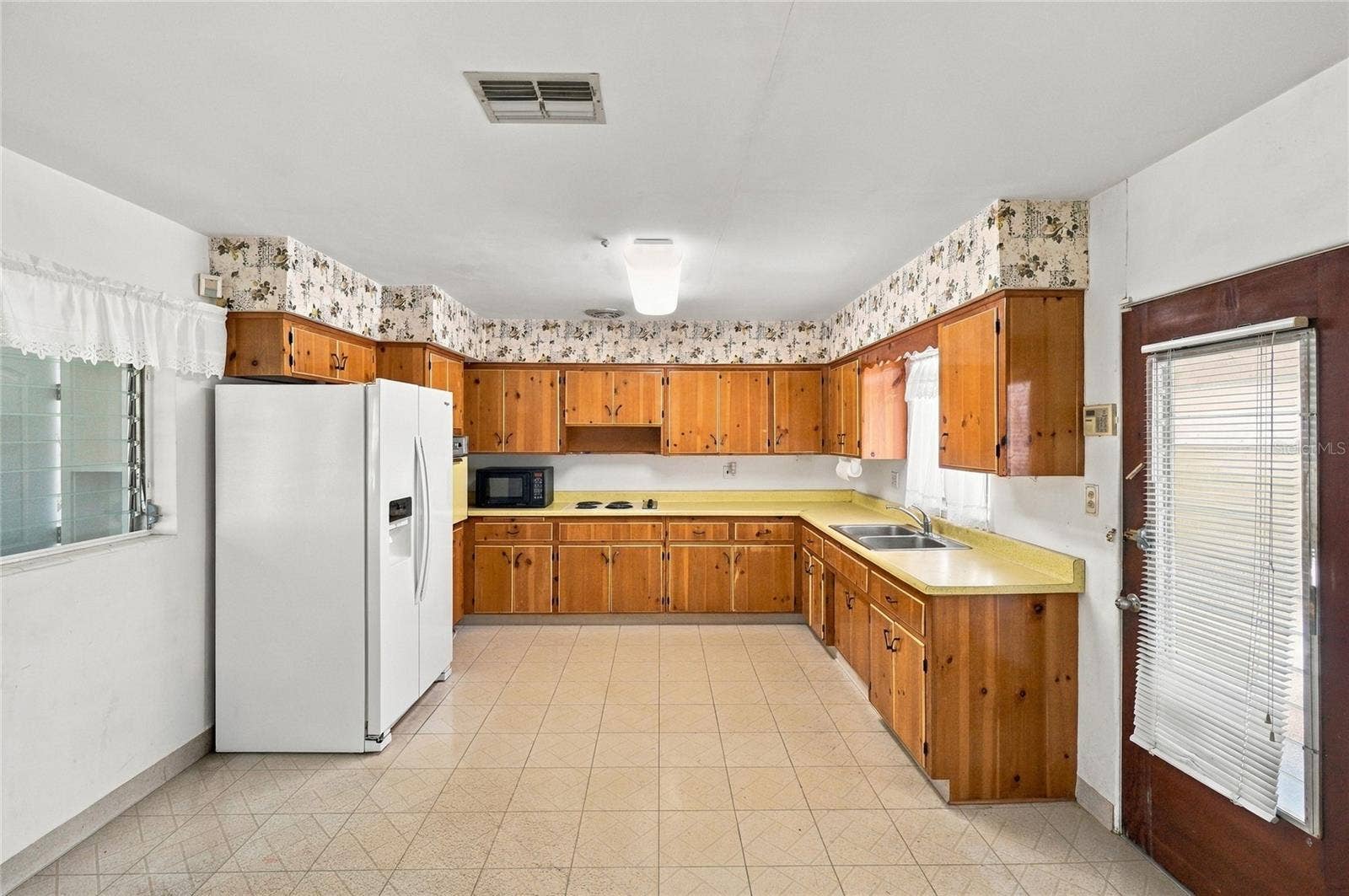 1810 4TH COURT SE, Winter Haven, FL 33880 1810 4TH COURT SE, Winter Haven, FL 33880