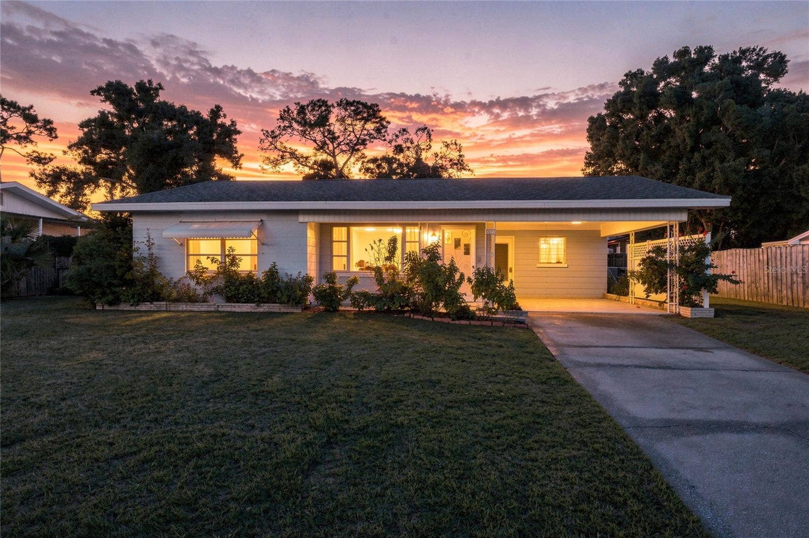 1810 4TH COURT SE, Winter Haven, FL 33880 1810 4TH COURT SE, Winter Haven, FL 33880