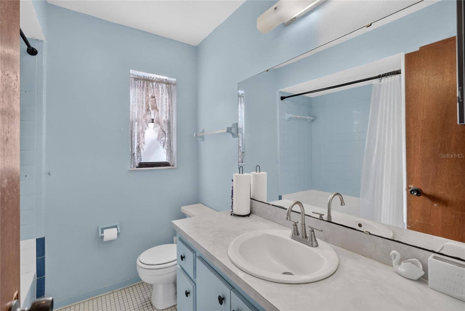 816 ALPINE COURT, Kissimmee, FL 34758 Hall Bathroom