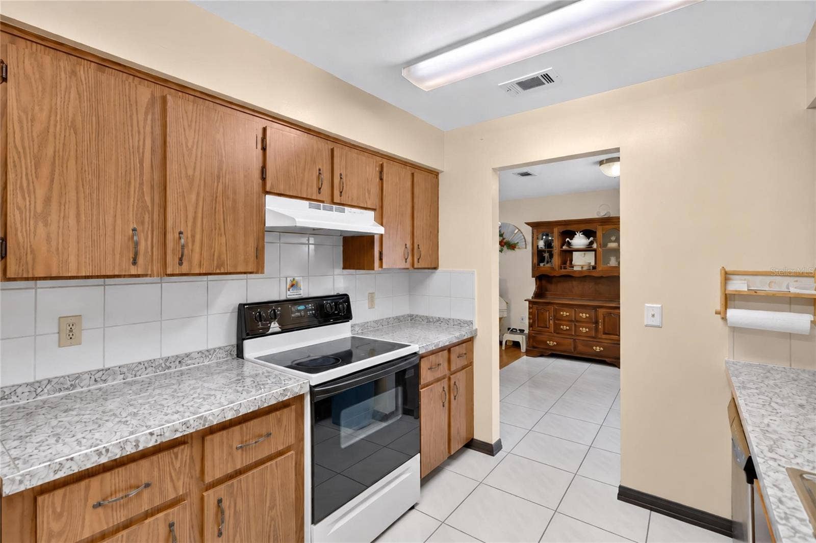 816 ALPINE COURT, Kissimmee, FL 34758 Kitchen