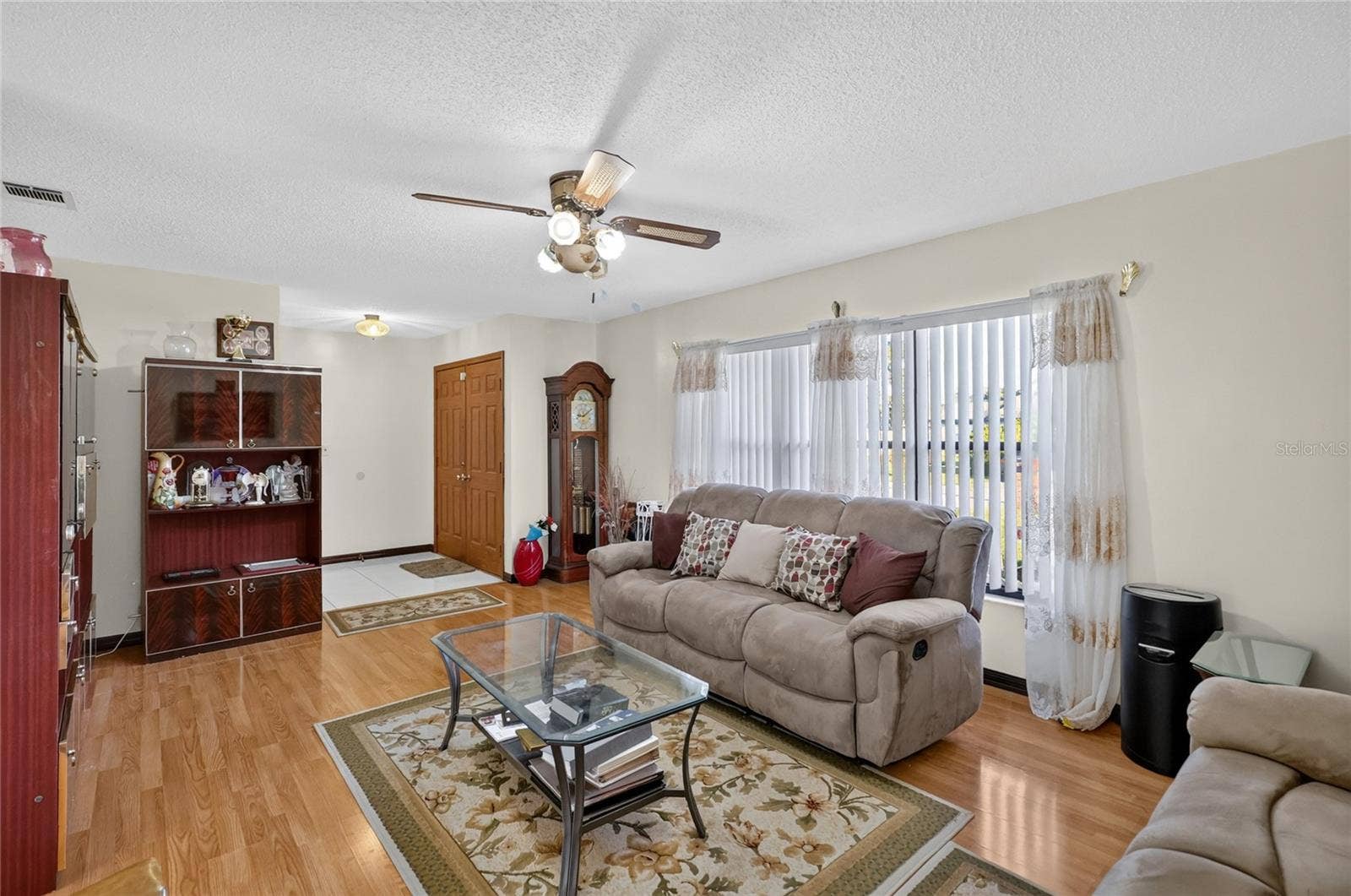 816 ALPINE COURT, Kissimmee, FL 34758 Living Room
