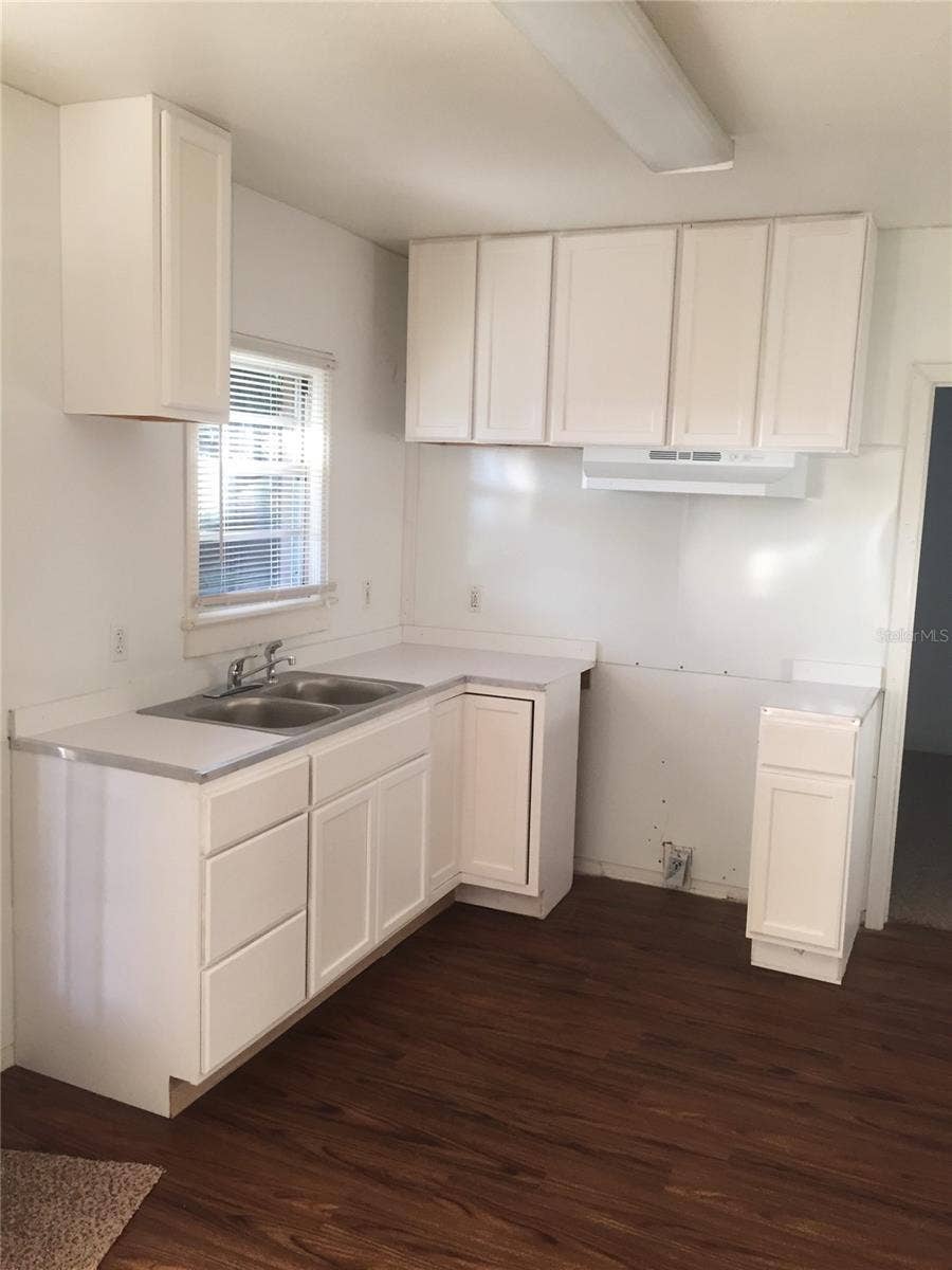 124 BASSEDENA CIRCLE S, Lakeland, FL 33805 124 BASSEDENA CIRCLE S, Lakeland, FL 33805