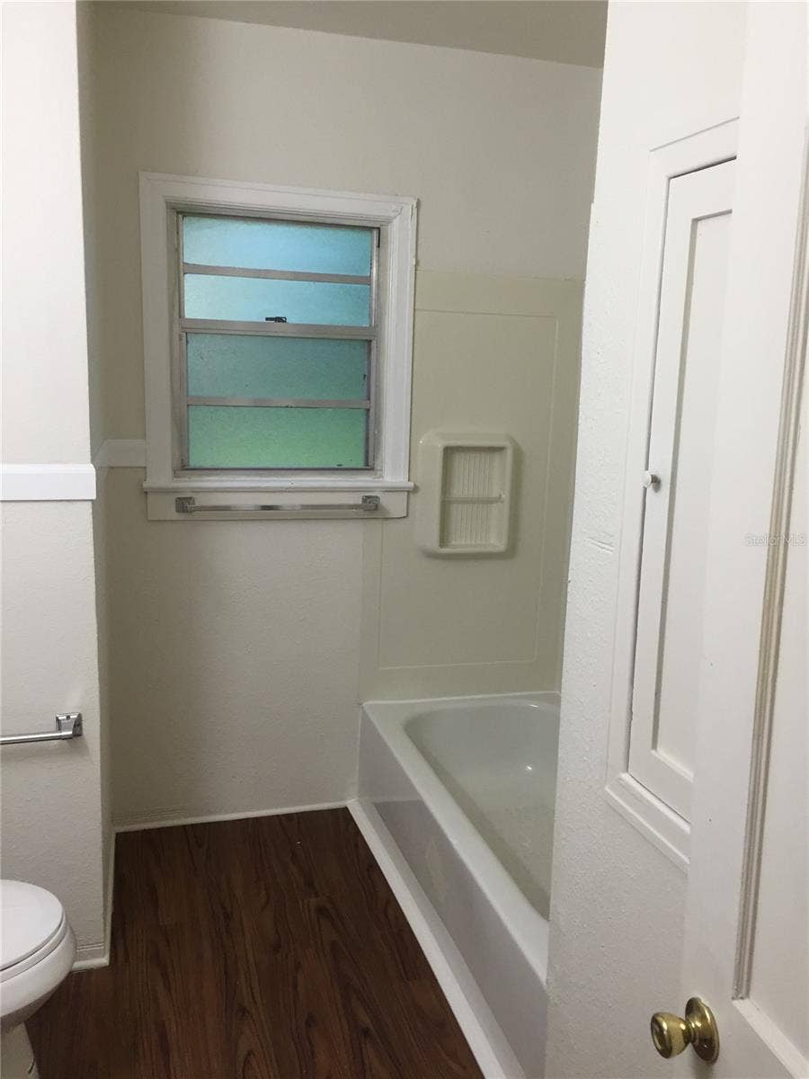 124 BASSEDENA CIRCLE S, Lakeland, FL 33805 124 BASSEDENA CIRCLE S, Lakeland, FL 33805