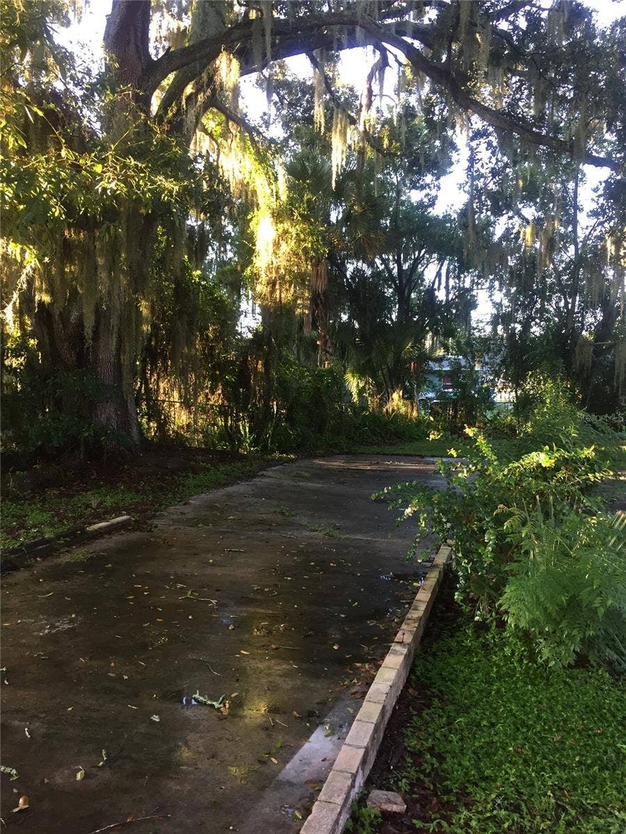 124 BASSEDENA CIRCLE S, Lakeland, FL 33805 124 BASSEDENA CIRCLE S, Lakeland, FL 33805