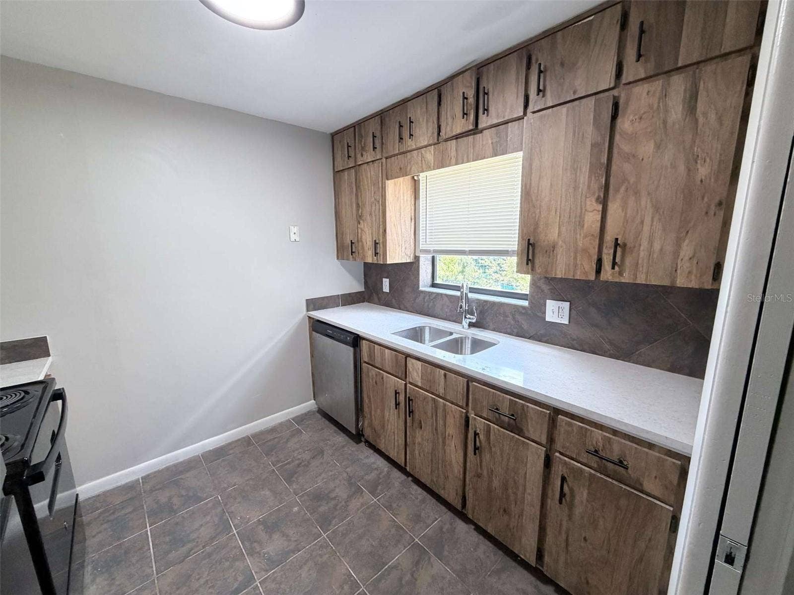 3584 RAINTREE CIRCLE, Lakeland, FL 33803 3584 RAINTREE CIRCLE, Lakeland, FL 33803