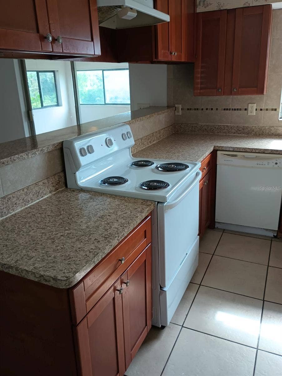 1320 PLEASANT PLACE, Lakeland, FL 33801 1320 PLEASANT PLACE, Lakeland, FL 33801