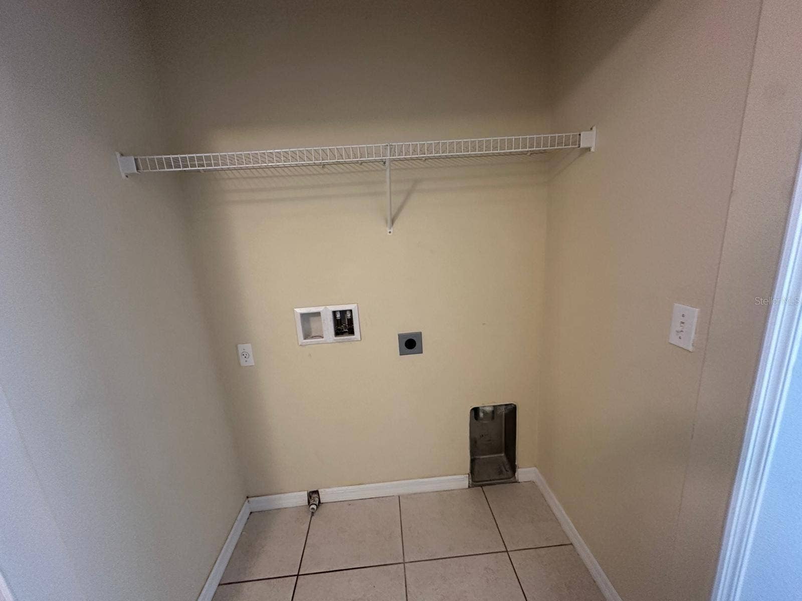 4182 WINDING VINE DRIVE, Lakeland, FL 33812 4182 WINDING VINE DRIVE, Lakeland, FL 33812