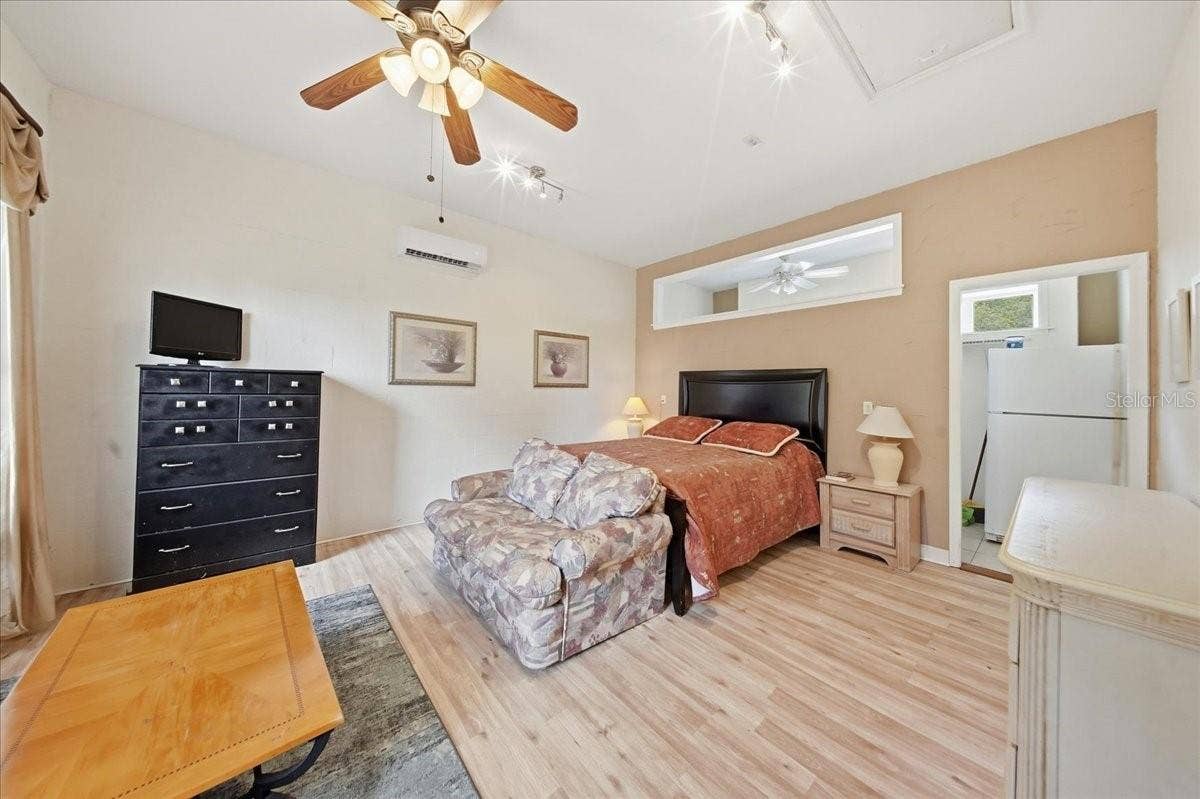 6815 CONLEY DRIVE, Polk City, FL 33868 6815 CONLEY DRIVE, Polk City, FL 33868