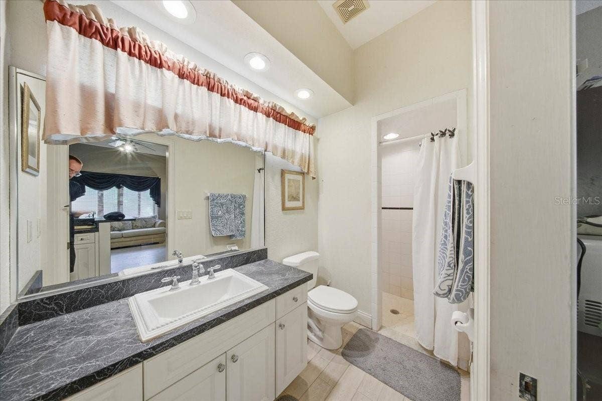 6815 CONLEY DRIVE, Polk City, FL 33868 6815 CONLEY DRIVE, Polk City, FL 33868