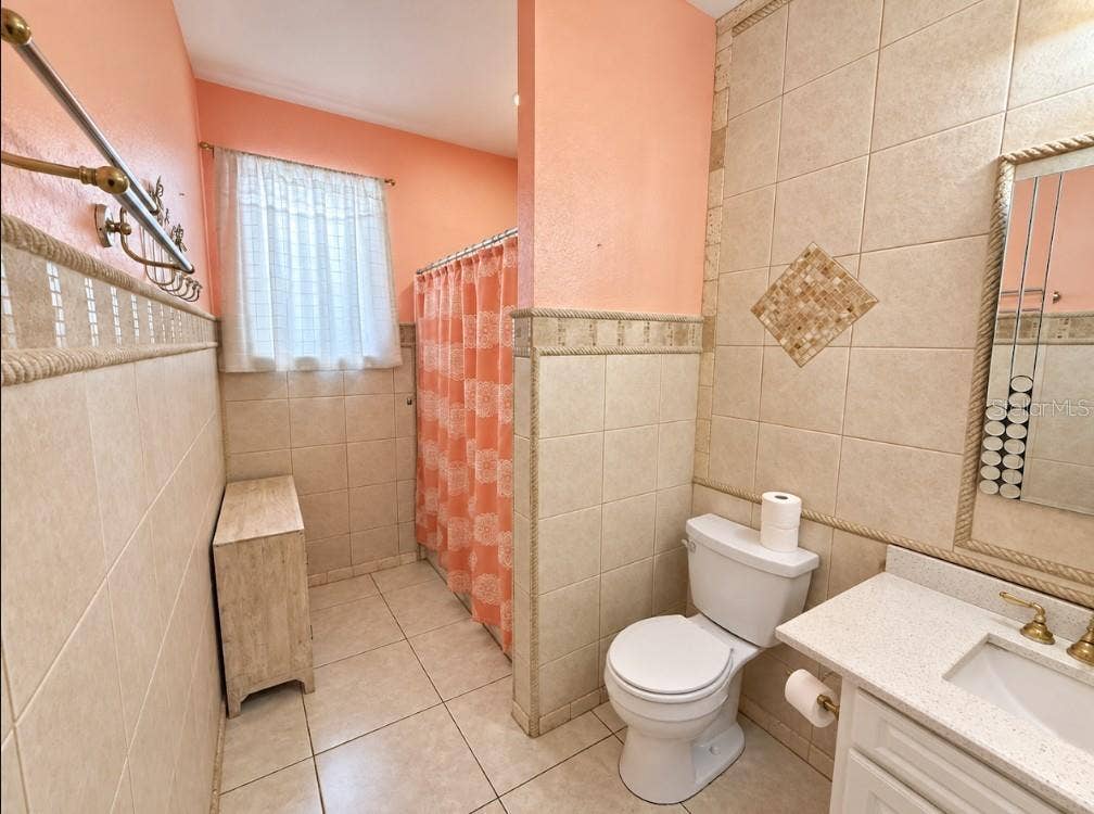 8166 WOODVINE CIRCLE, Lakeland, FL 33810 8166 WOODVINE CIRCLE, Lakeland, FL 33810