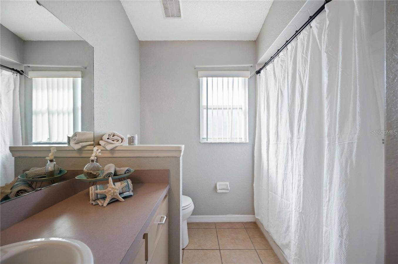2671 PINE BRUSH DRIVE, Lakeland, FL 33813 Primary bedroom suite's bathroom.