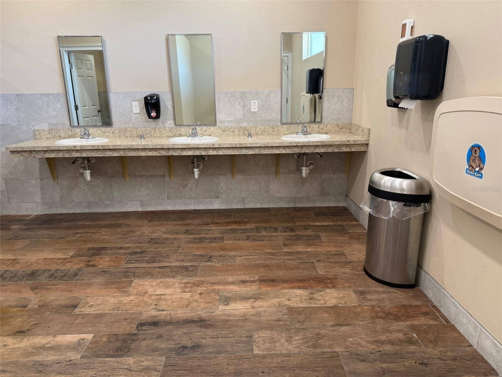 0 HIGHWAY 630 E, #13, Lake Wales, FL 33898 Restroom Wash Area