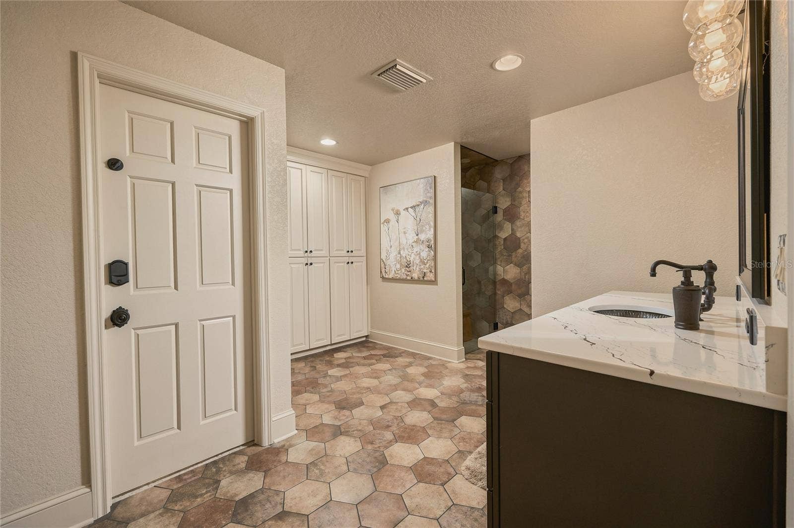 460 HOWARD AVENUE, Lakeland, FL 33815 460 HOWARD AVENUE, Lakeland, FL 33815