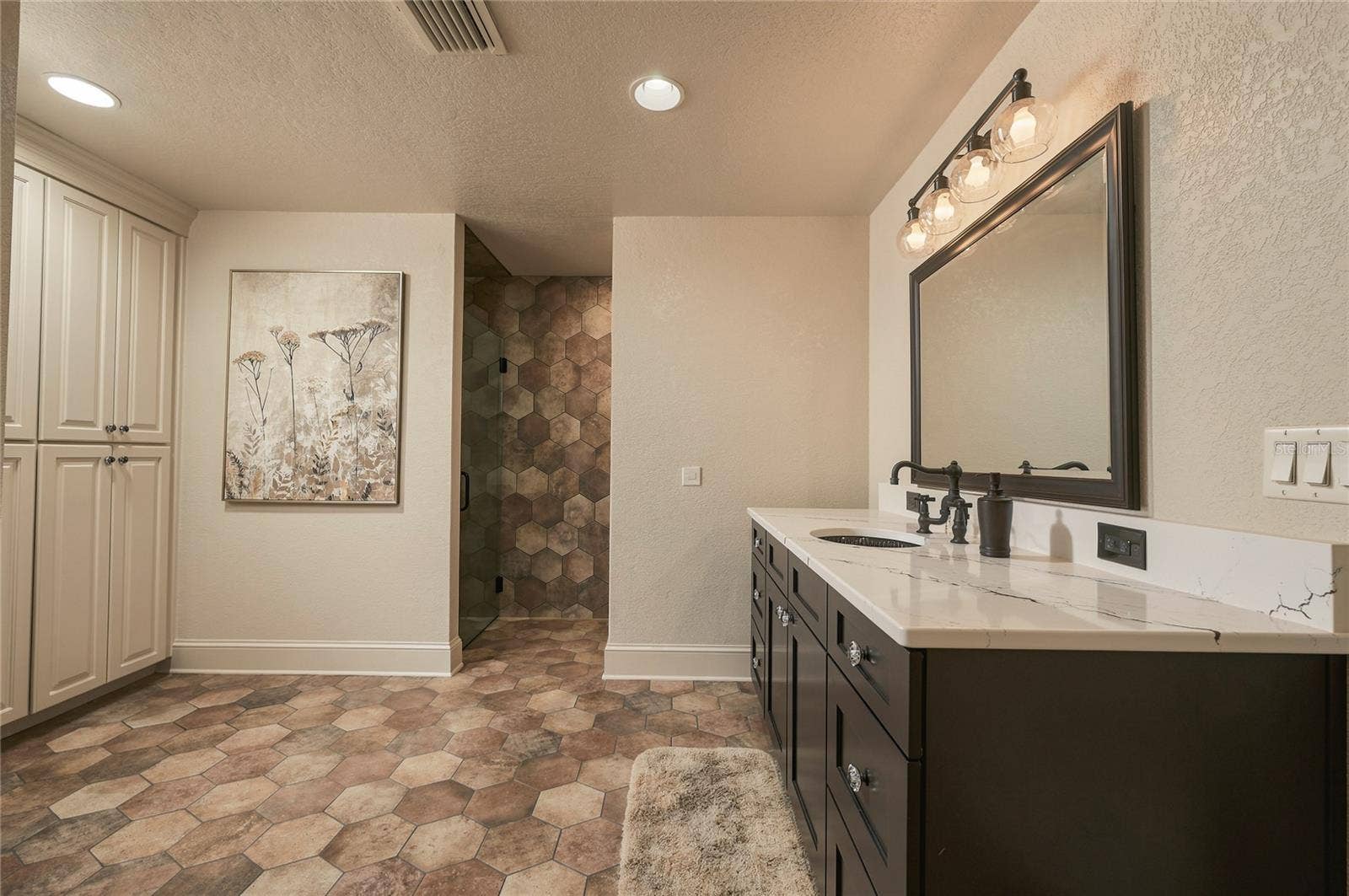 460 HOWARD AVENUE, Lakeland, FL 33815 460 HOWARD AVENUE, Lakeland, FL 33815