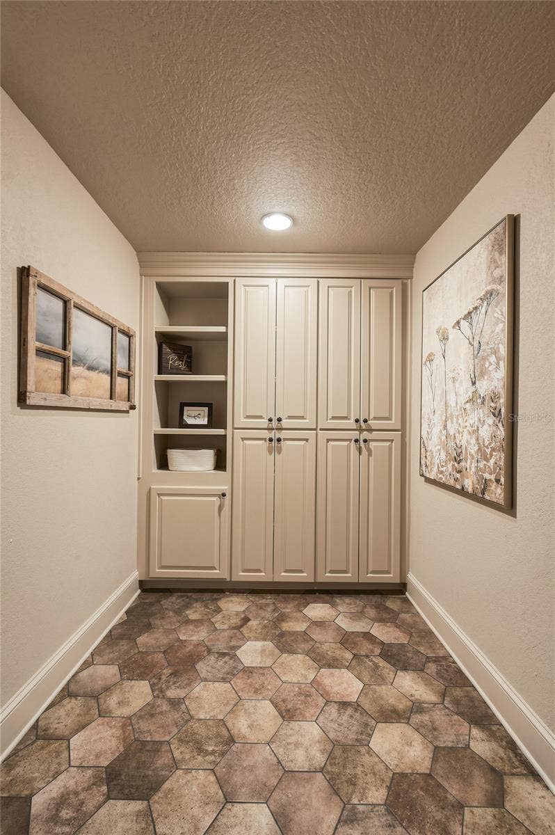 460 HOWARD AVENUE, Lakeland, FL 33815 460 HOWARD AVENUE, Lakeland, FL 33815