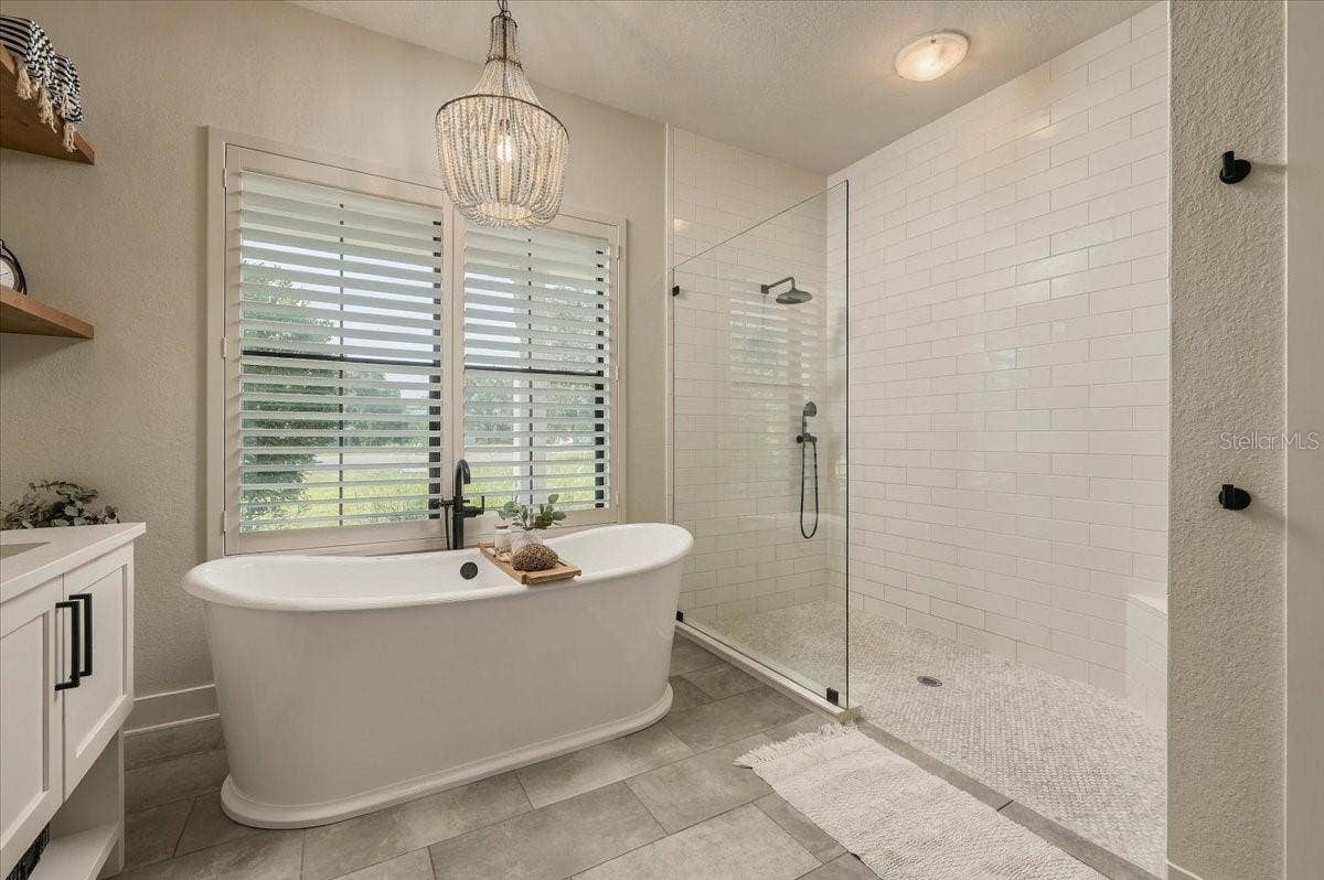 Soaker Tup / Walk In Shower