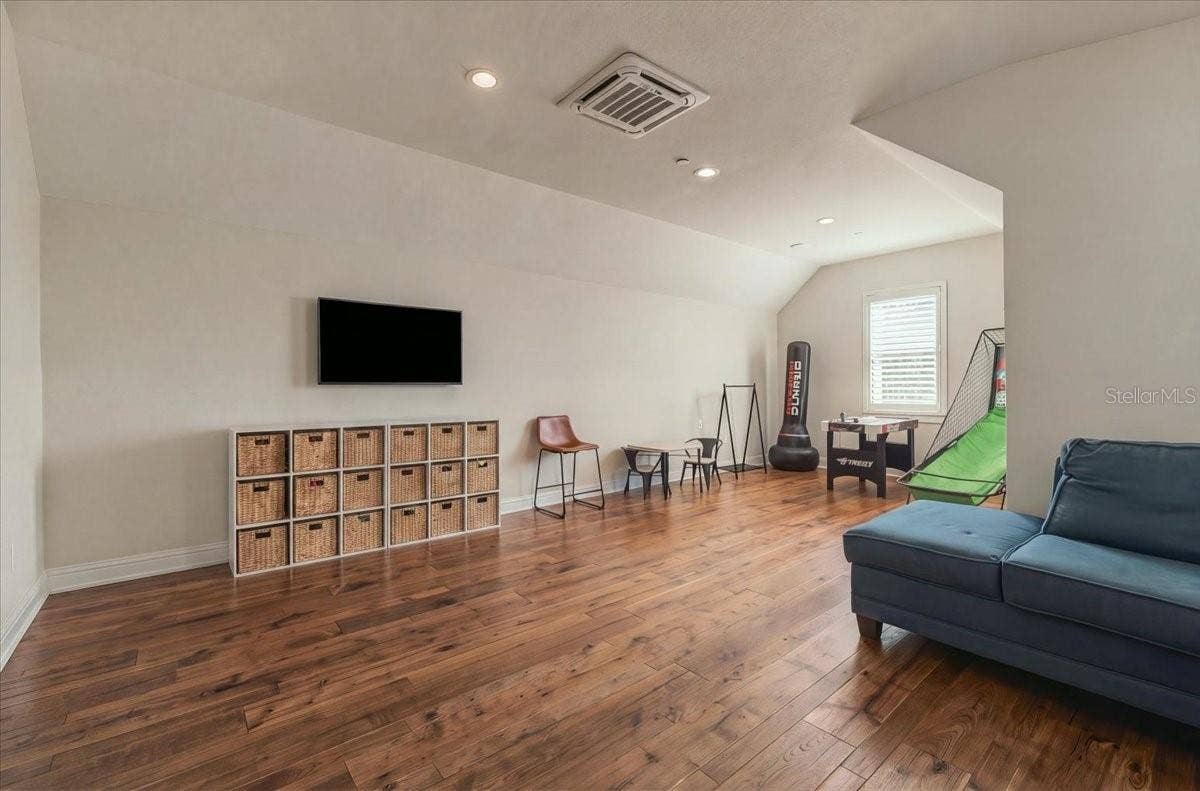 Bonus Room / Above Garage Heated & Cooled