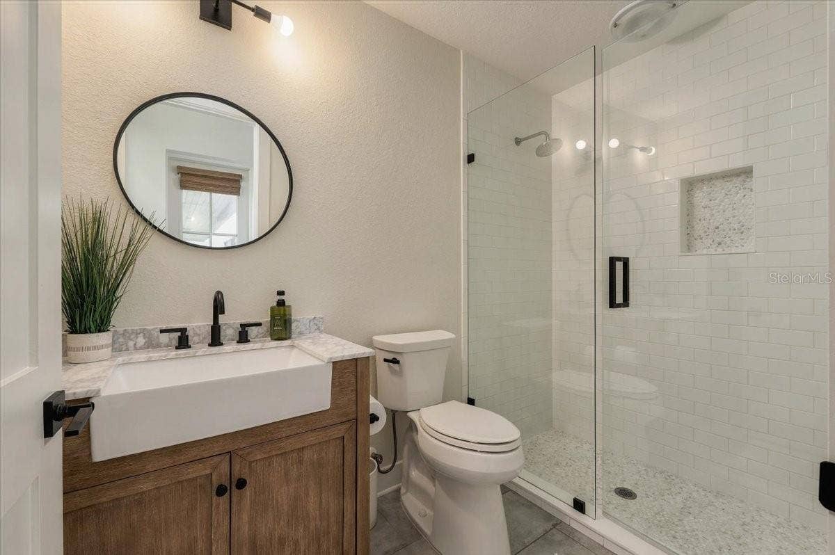 MIL / Guest Bathroom