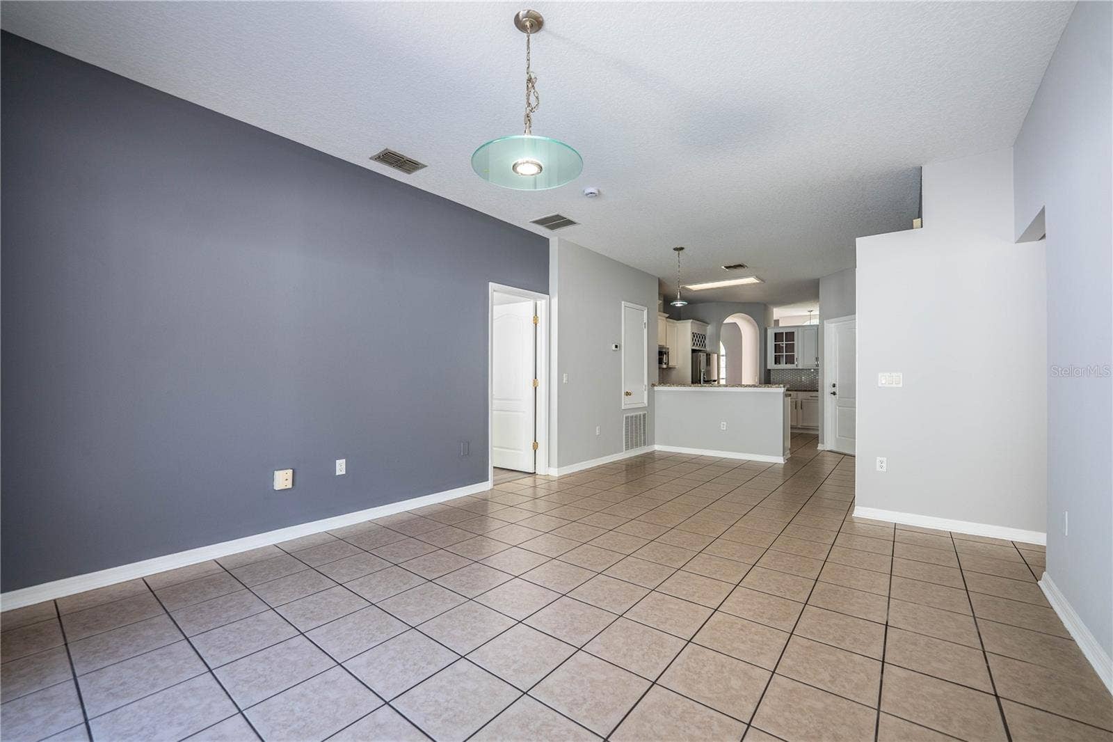 9975 SHADOW CREEK DRIVE, Orlando, FL 32832 9975 SHADOW CREEK DRIVE, Orlando, FL 32832