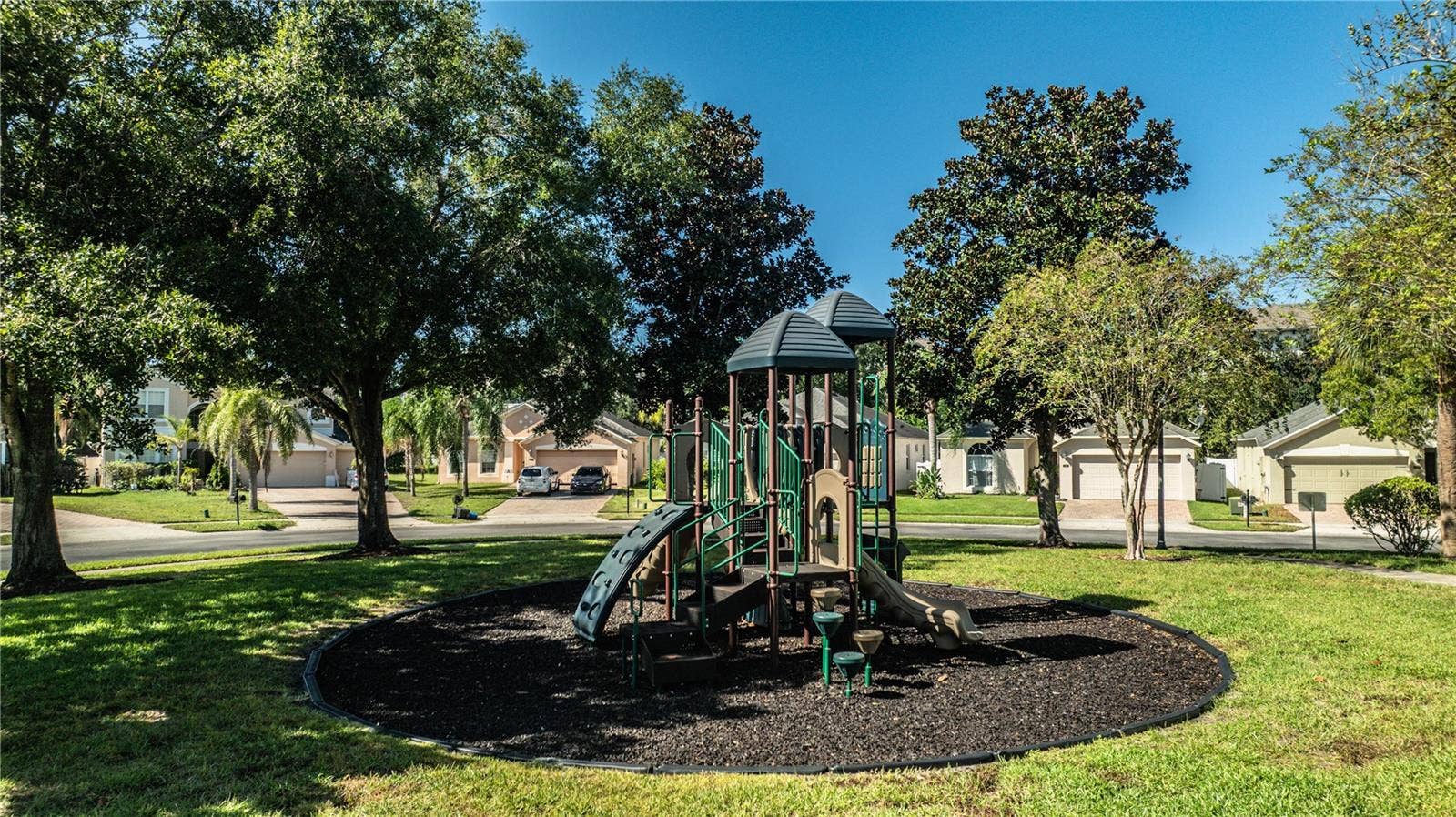 9975 SHADOW CREEK DRIVE, Orlando, FL 32832 9975 SHADOW CREEK DRIVE, Orlando, FL 32832