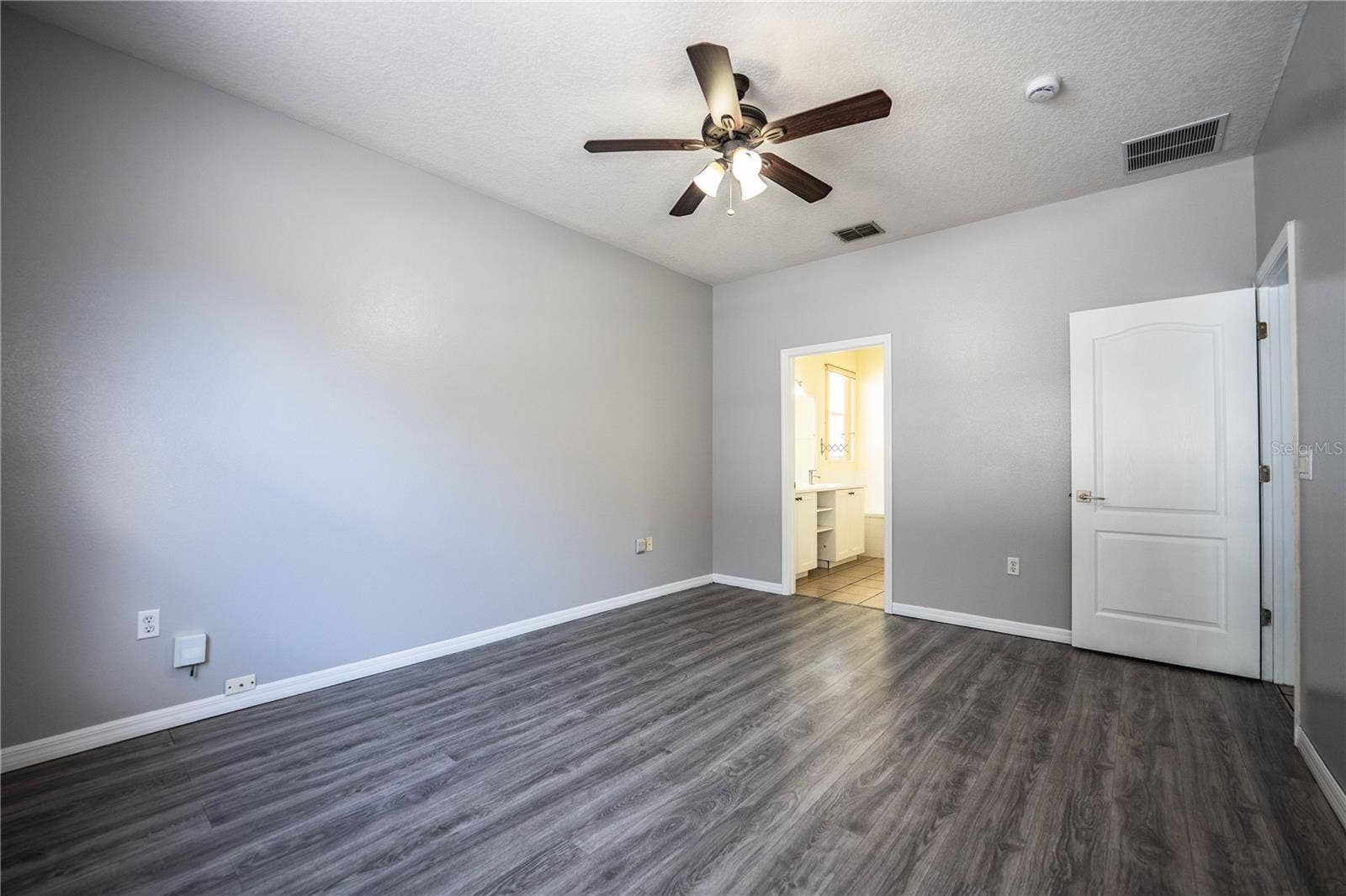 9975 SHADOW CREEK DRIVE, Orlando, FL 32832 9975 SHADOW CREEK DRIVE, Orlando, FL 32832