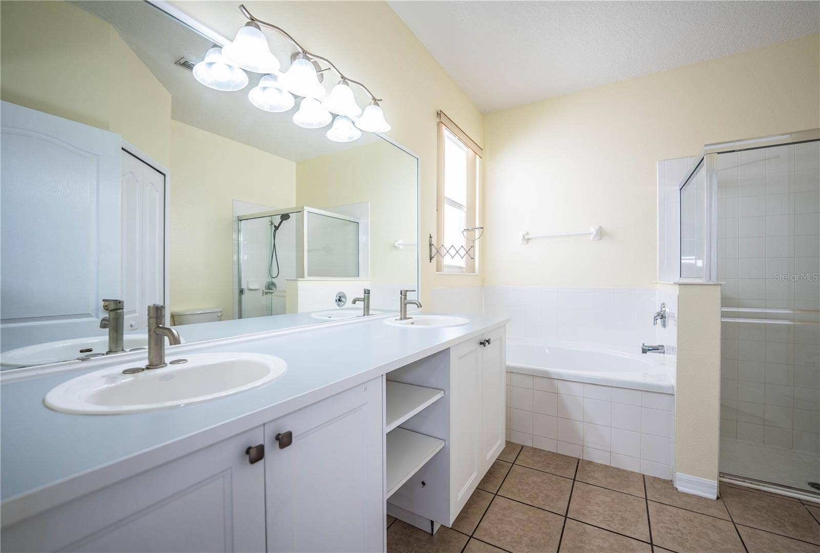 9975 SHADOW CREEK DRIVE, Orlando, FL 32832 9975 SHADOW CREEK DRIVE, Orlando, FL 32832