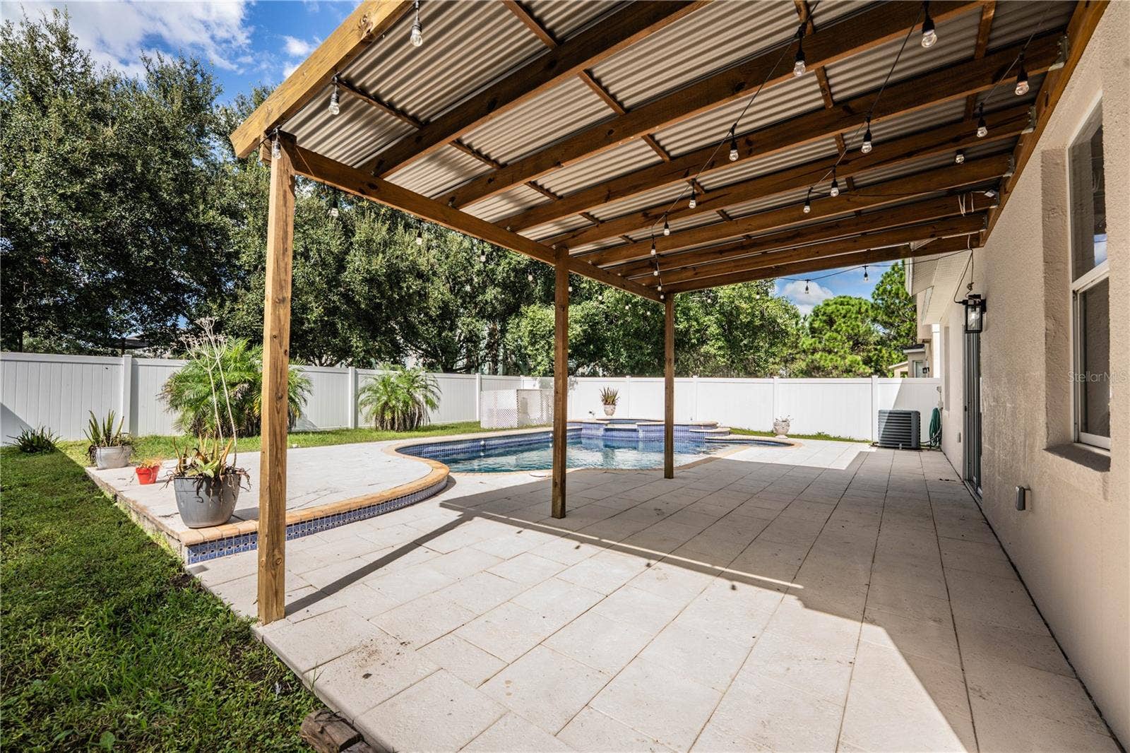 9975 SHADOW CREEK DRIVE, Orlando, FL 32832 9975 SHADOW CREEK DRIVE, Orlando, FL 32832