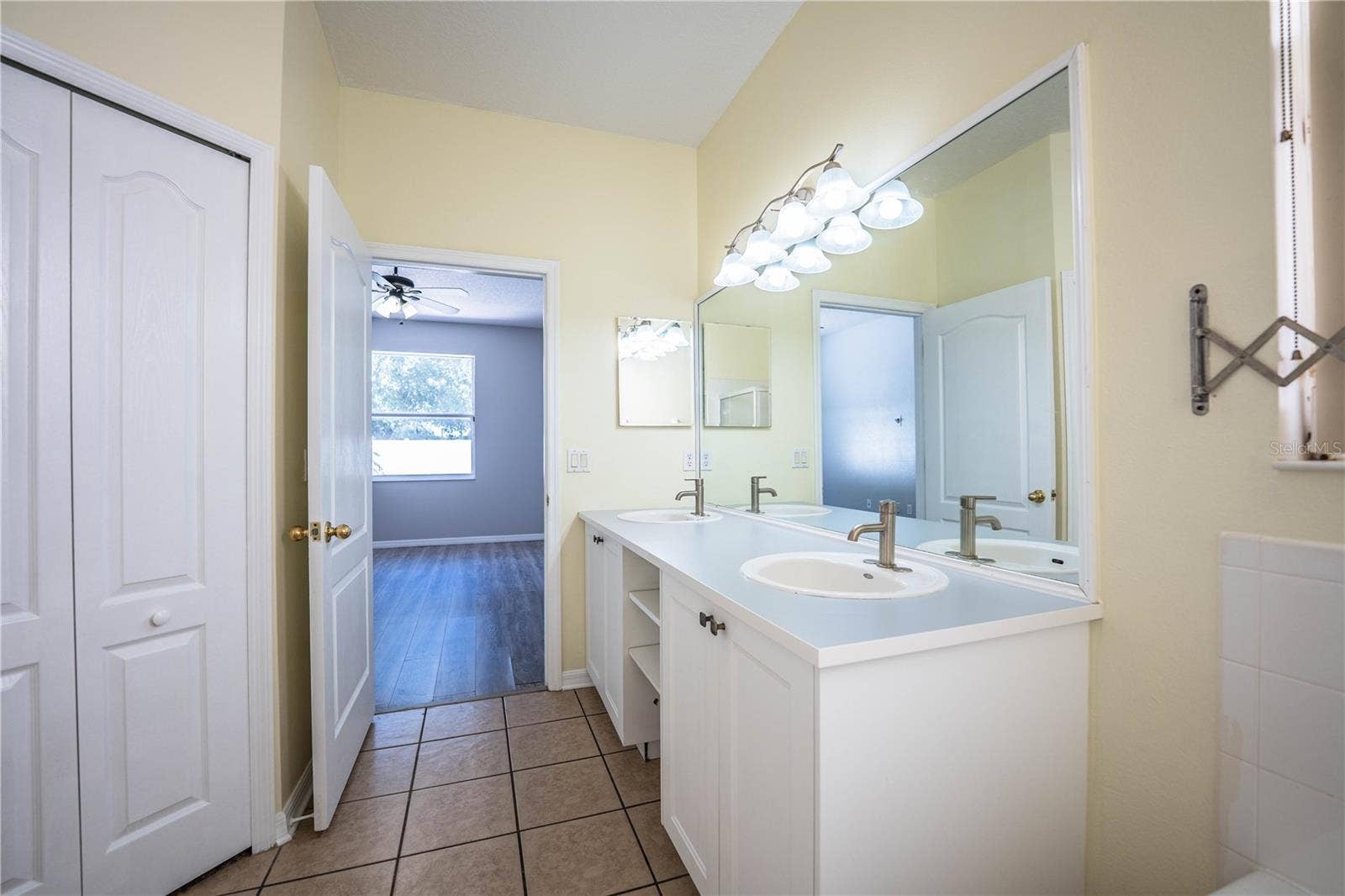 9975 SHADOW CREEK DRIVE, Orlando, FL 32832 9975 SHADOW CREEK DRIVE, Orlando, FL 32832