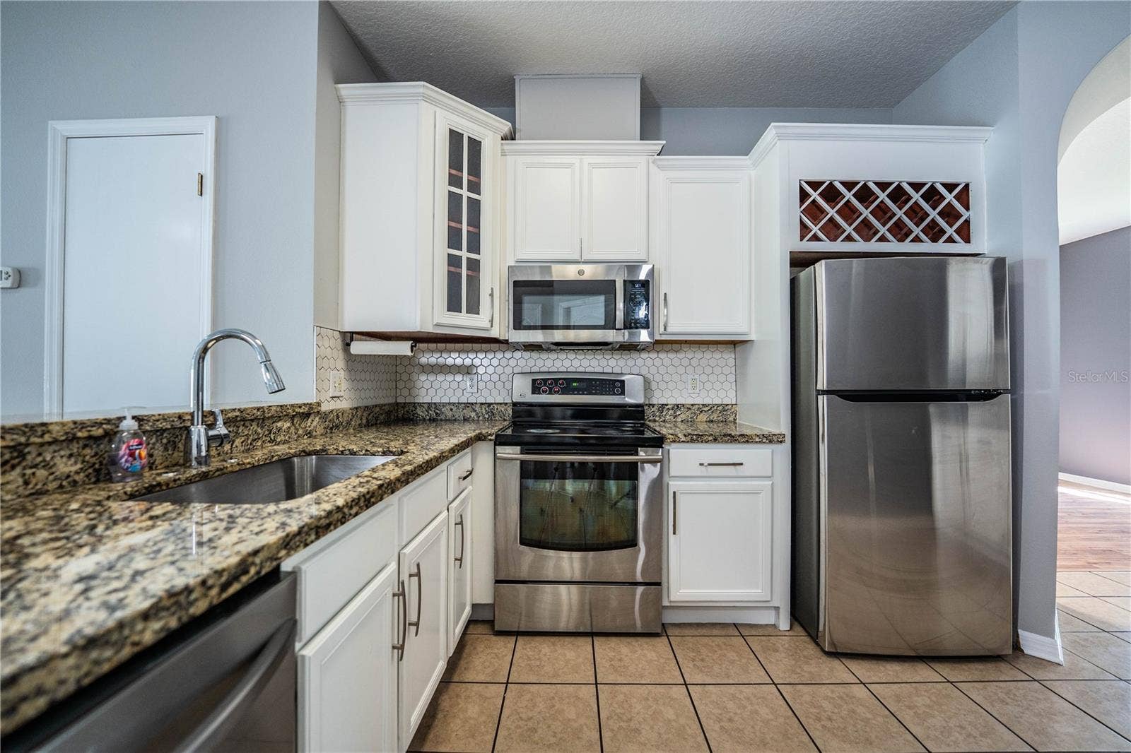 9975 SHADOW CREEK DRIVE, Orlando, FL 32832 9975 SHADOW CREEK DRIVE, Orlando, FL 32832