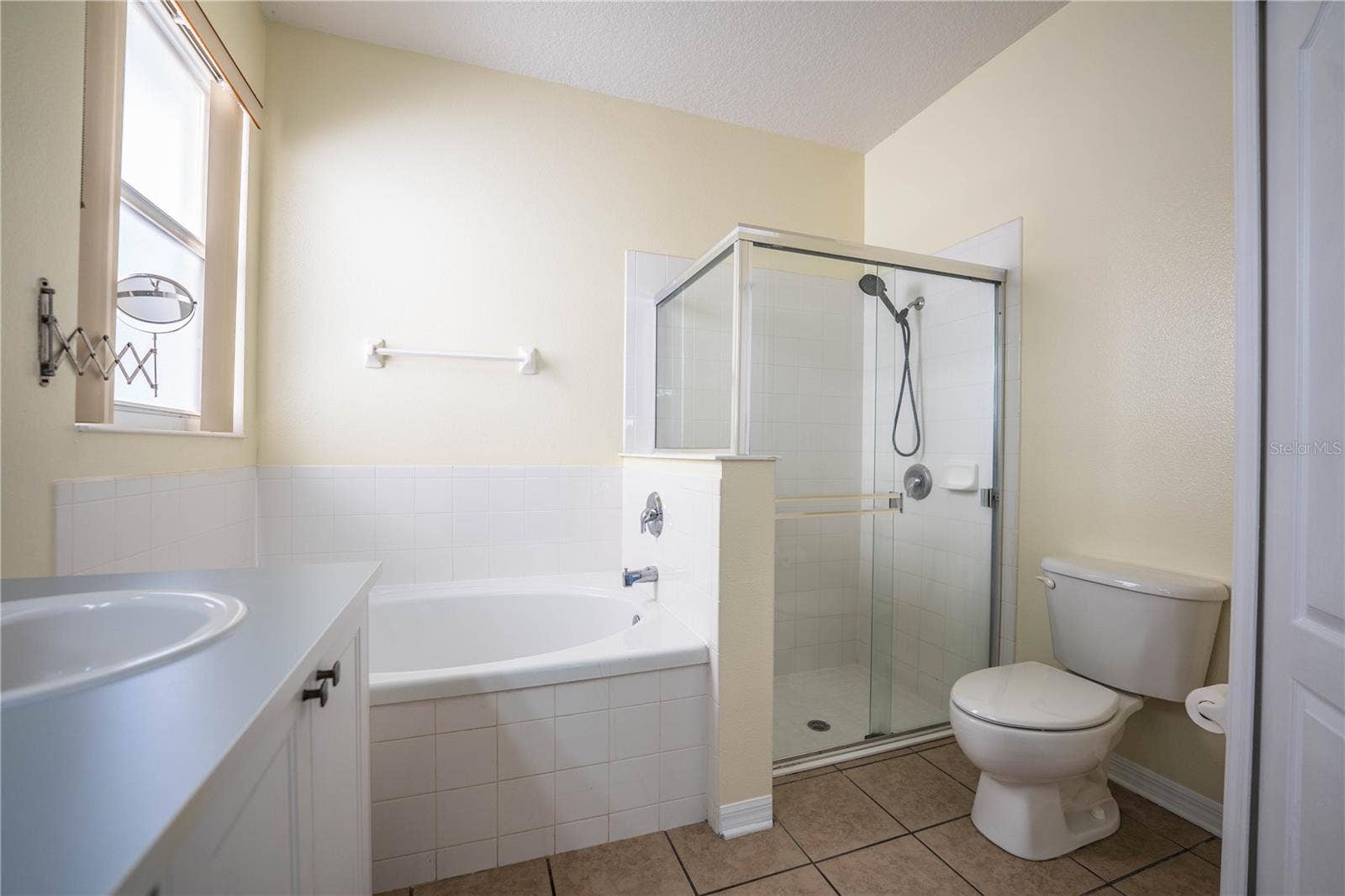 9975 SHADOW CREEK DRIVE, Orlando, FL 32832 9975 SHADOW CREEK DRIVE, Orlando, FL 32832