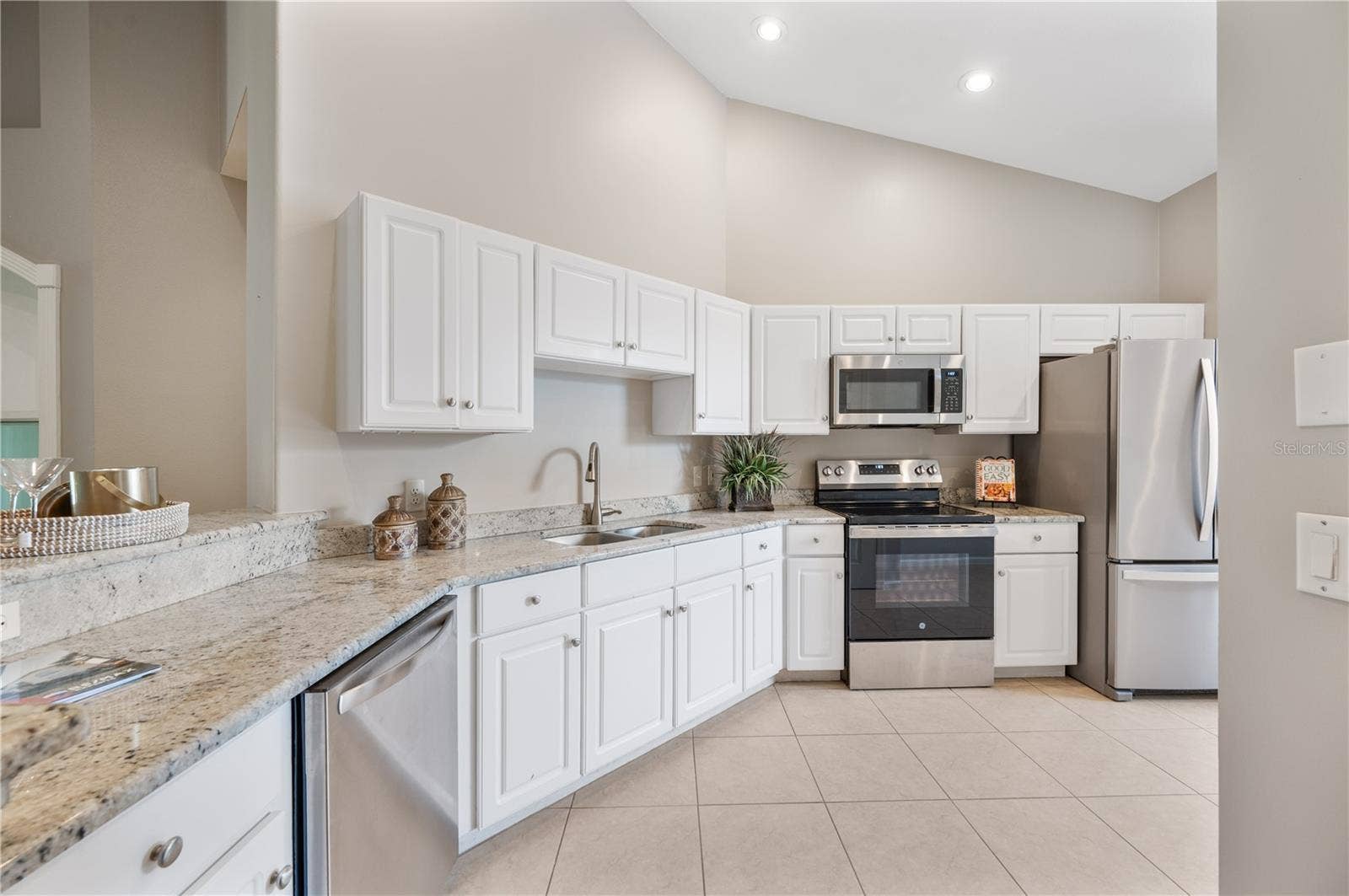 411 ENCLAVE PLACE, #411, Lakeland, FL 33803 411 ENCLAVE PLACE, #411, Lakeland, FL 33803
