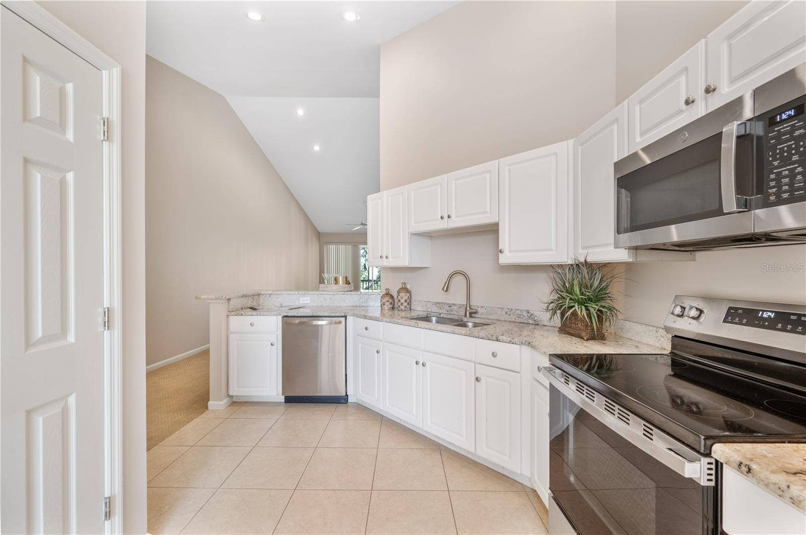 411 ENCLAVE PLACE, #411, Lakeland, FL 33803 411 ENCLAVE PLACE, #411, Lakeland, FL 33803