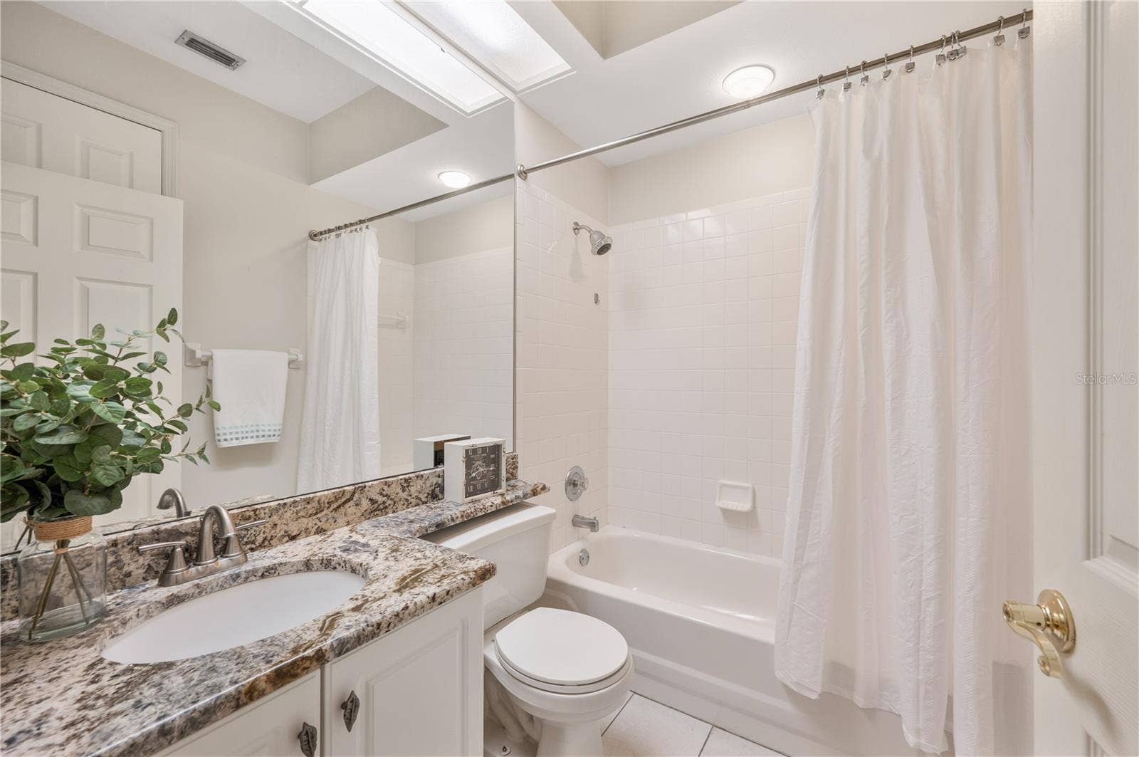 411 ENCLAVE PLACE, #411, Lakeland, FL 33803 411 ENCLAVE PLACE, #411, Lakeland, FL 33803