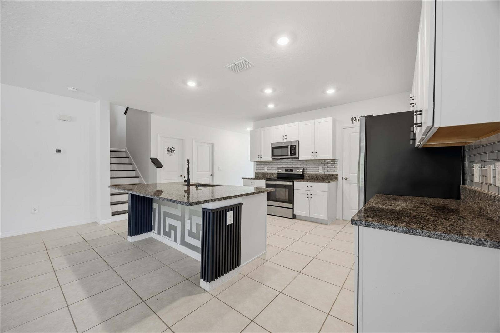 1814 RED LOOP, Lakeland, FL 33801 1814 RED LOOP, Lakeland, FL 33801