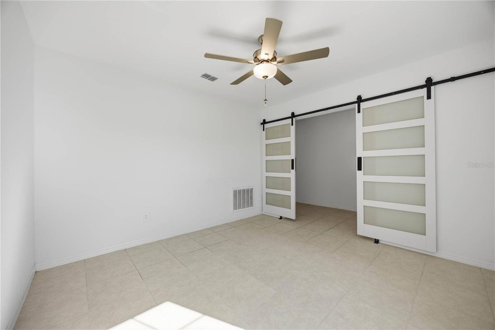 1814 RED LOOP, Lakeland, FL 33801 1814 RED LOOP, Lakeland, FL 33801