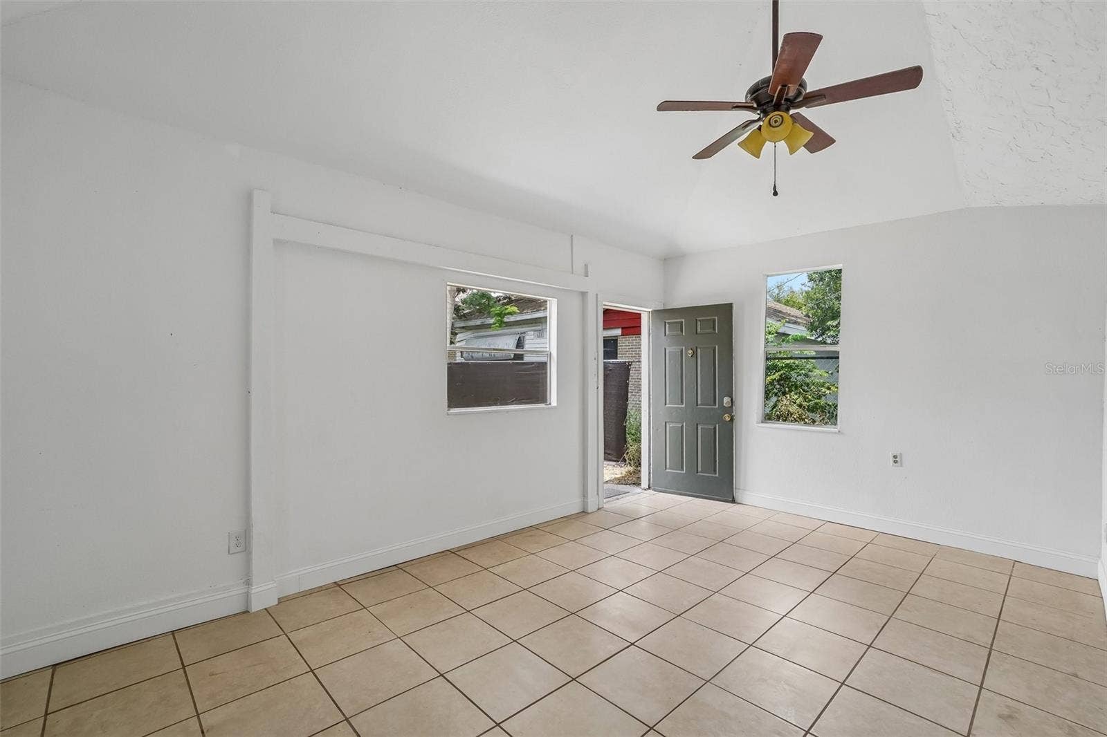 1533 E ELM ROAD, Lakeland, FL 33801 Guest House - View to Front Door