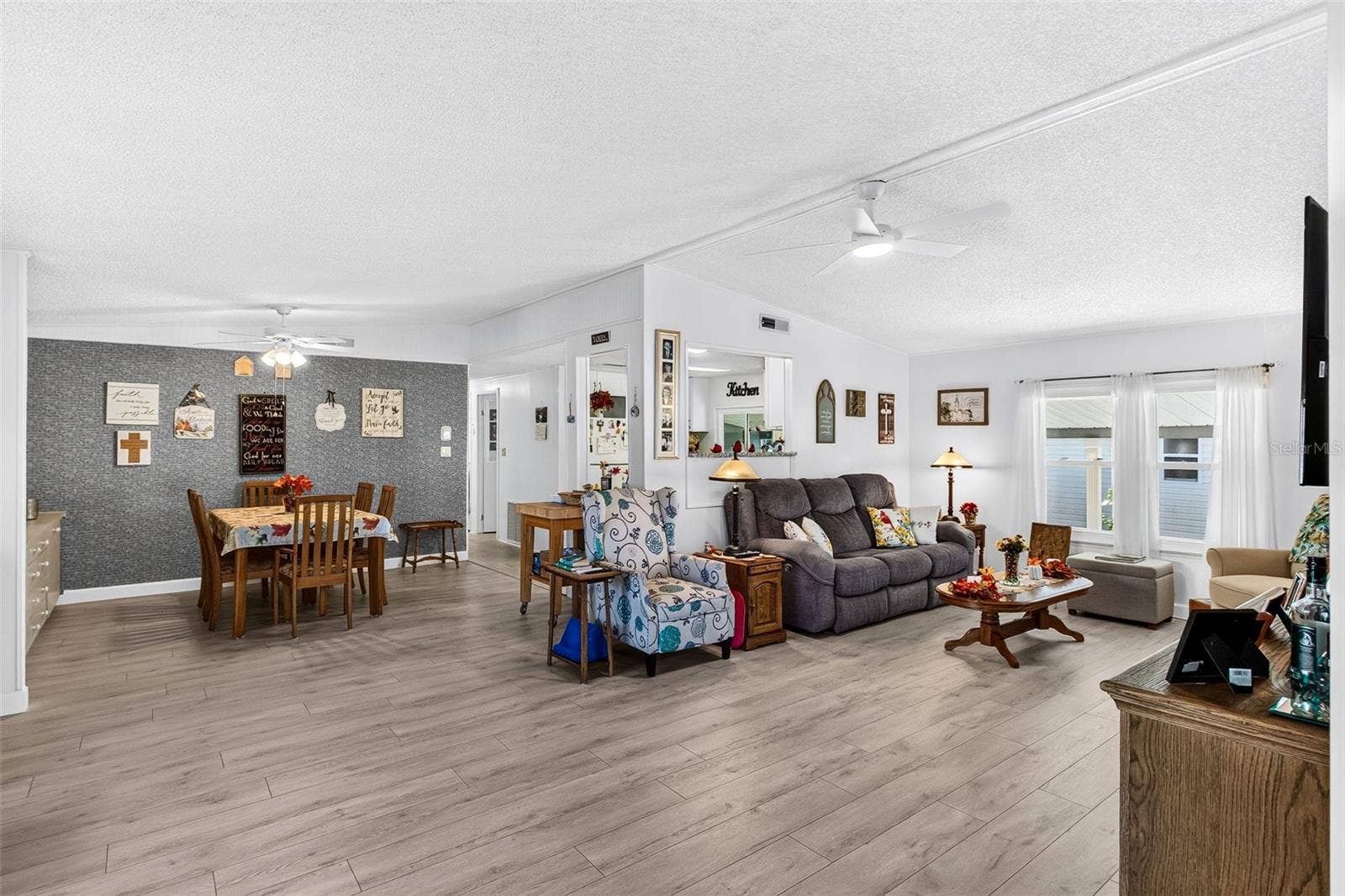 4930 COLONNADES CIRCLE E, Lakeland, FL 33811 4930 COLONNADES CIRCLE E, Lakeland, FL 33811