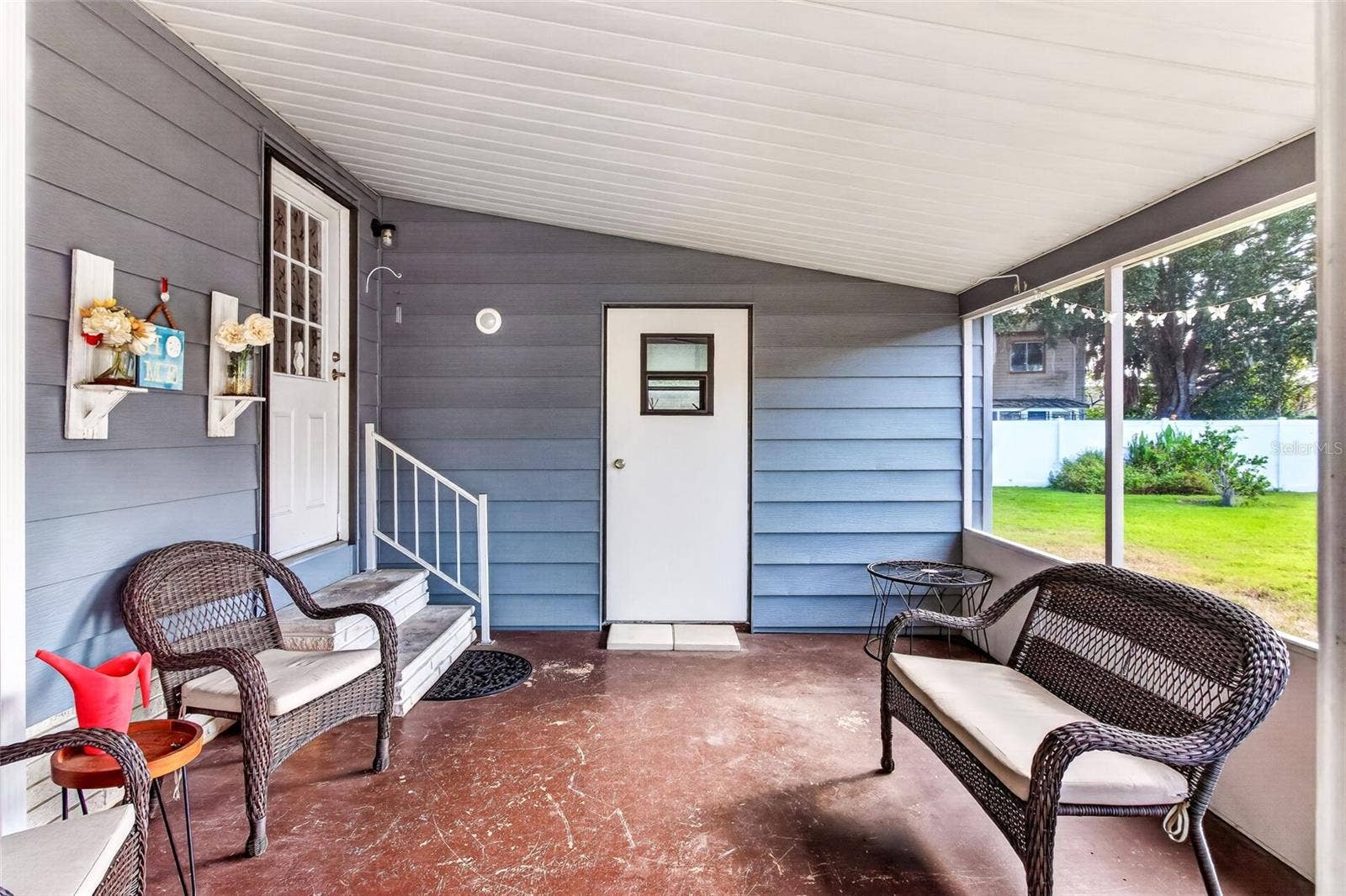 4930 COLONNADES CIRCLE E, Lakeland, FL 33811 Screen room