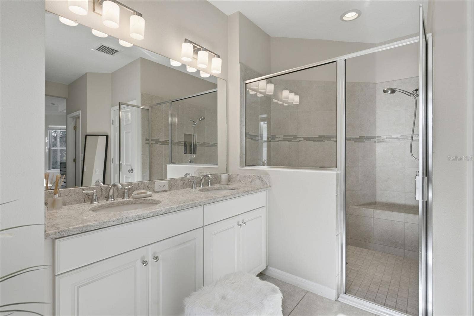 9009 SPRUCE CREEK CIRCLE, Riverview, FL 33578 9009 SPRUCE CREEK CIRCLE, Riverview, FL 33578