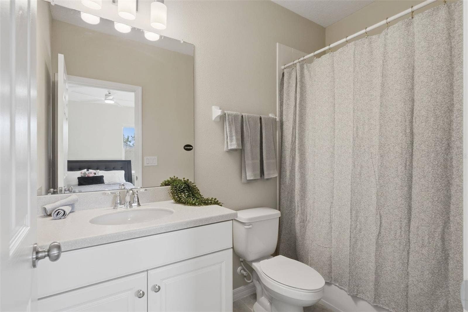 9009 SPRUCE CREEK CIRCLE, Riverview, FL 33578 9009 SPRUCE CREEK CIRCLE, Riverview, FL 33578