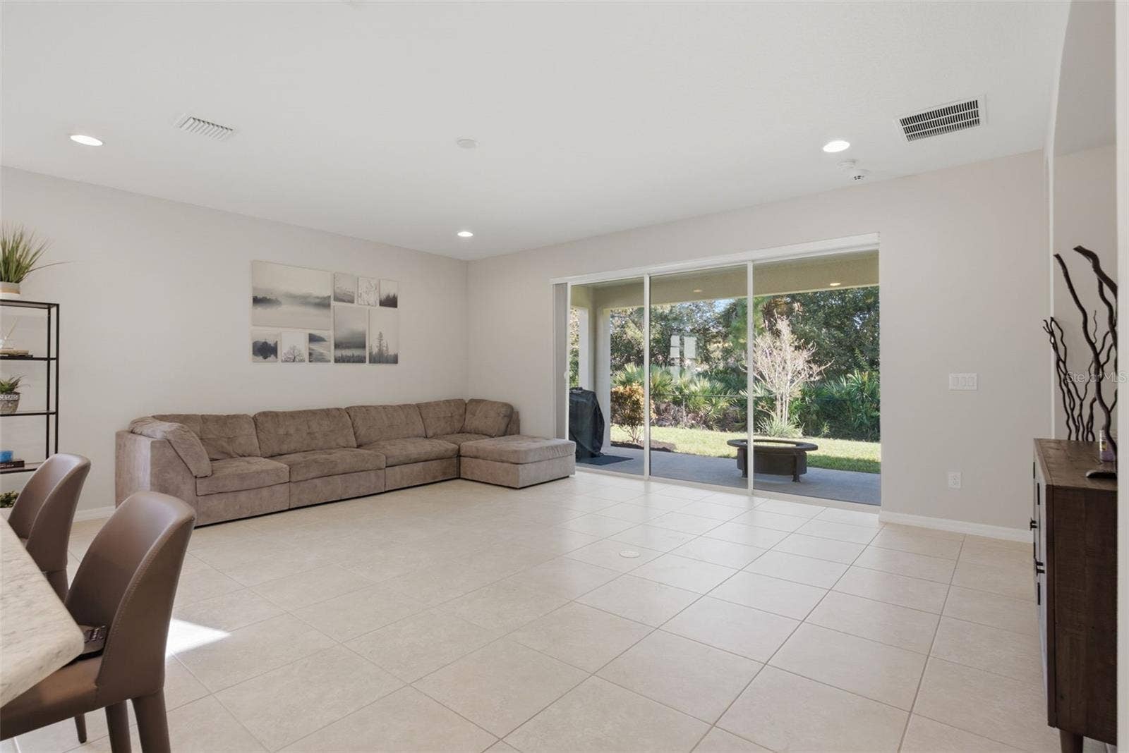 9009 SPRUCE CREEK CIRCLE, Riverview, FL 33578 9009 SPRUCE CREEK CIRCLE, Riverview, FL 33578