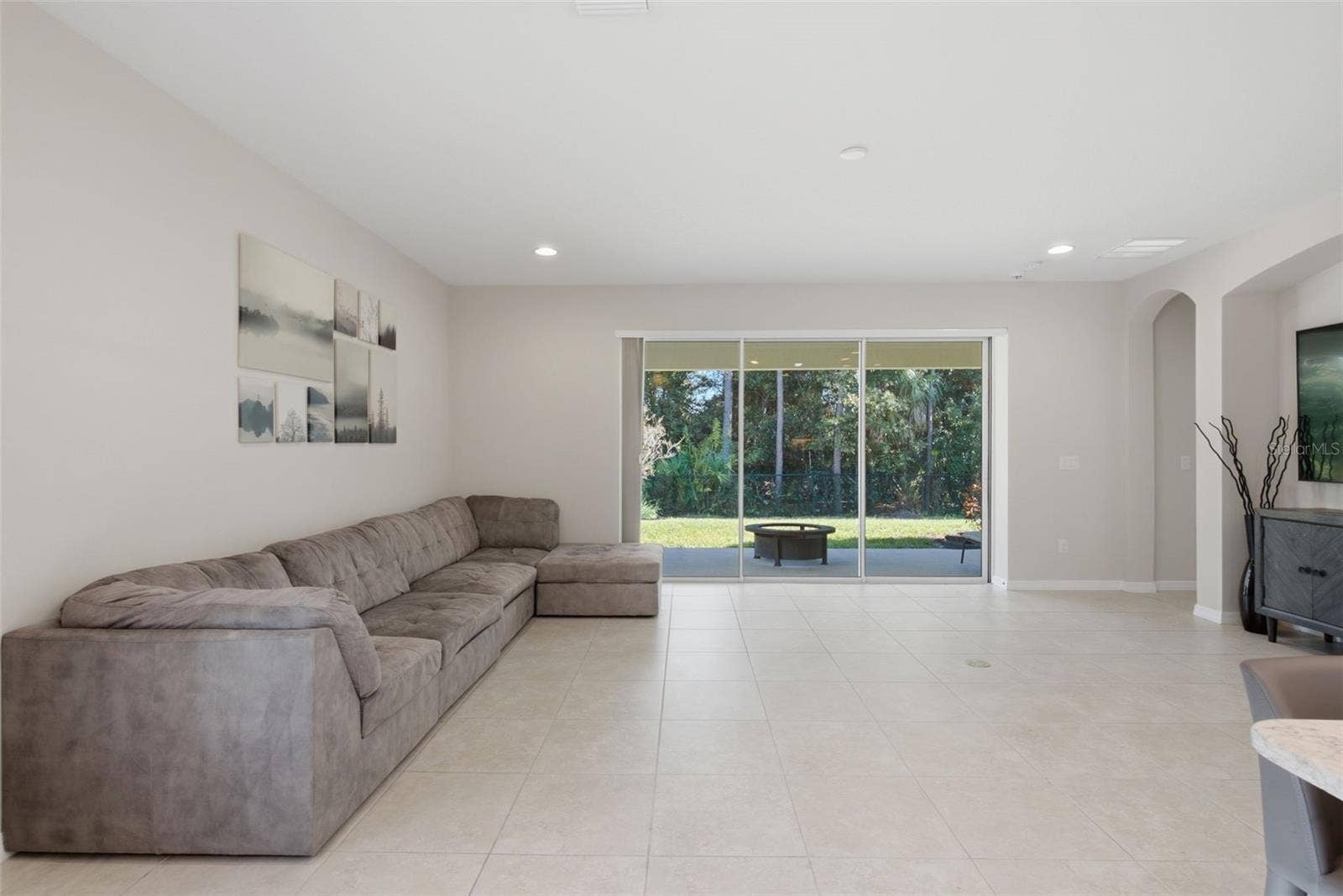 9009 SPRUCE CREEK CIRCLE, Riverview, FL 33578 9009 SPRUCE CREEK CIRCLE, Riverview, FL 33578