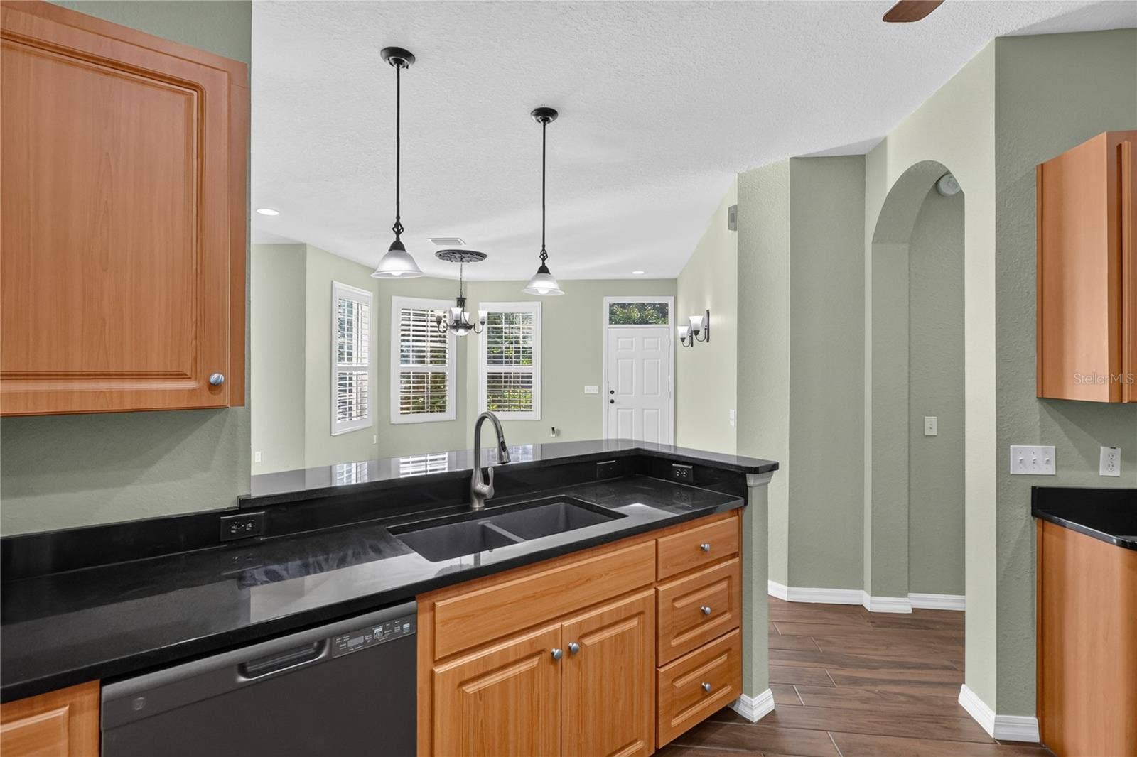 792 GRASSLANDS VILLAGE CIRCLE, #792, Lakeland, FL 33803 DISWASHER AND CABINETS