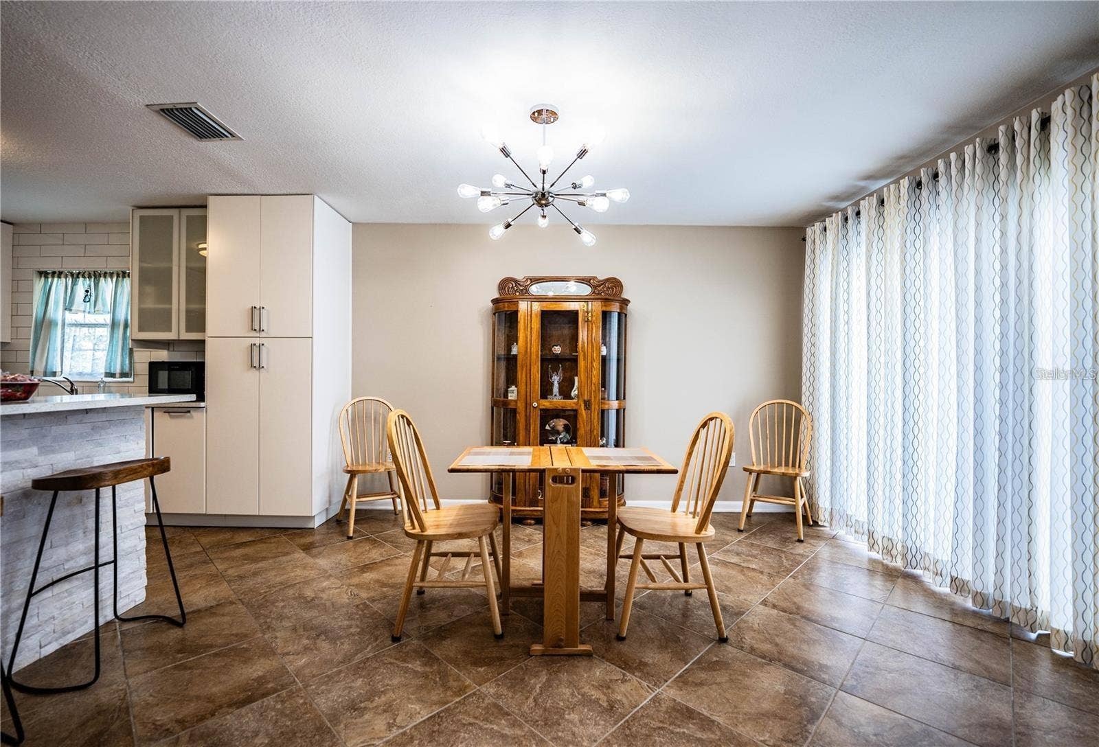 501 CAMEO DRIVE, Lakeland, FL 33803 501 CAMEO DRIVE, Lakeland, FL 33803